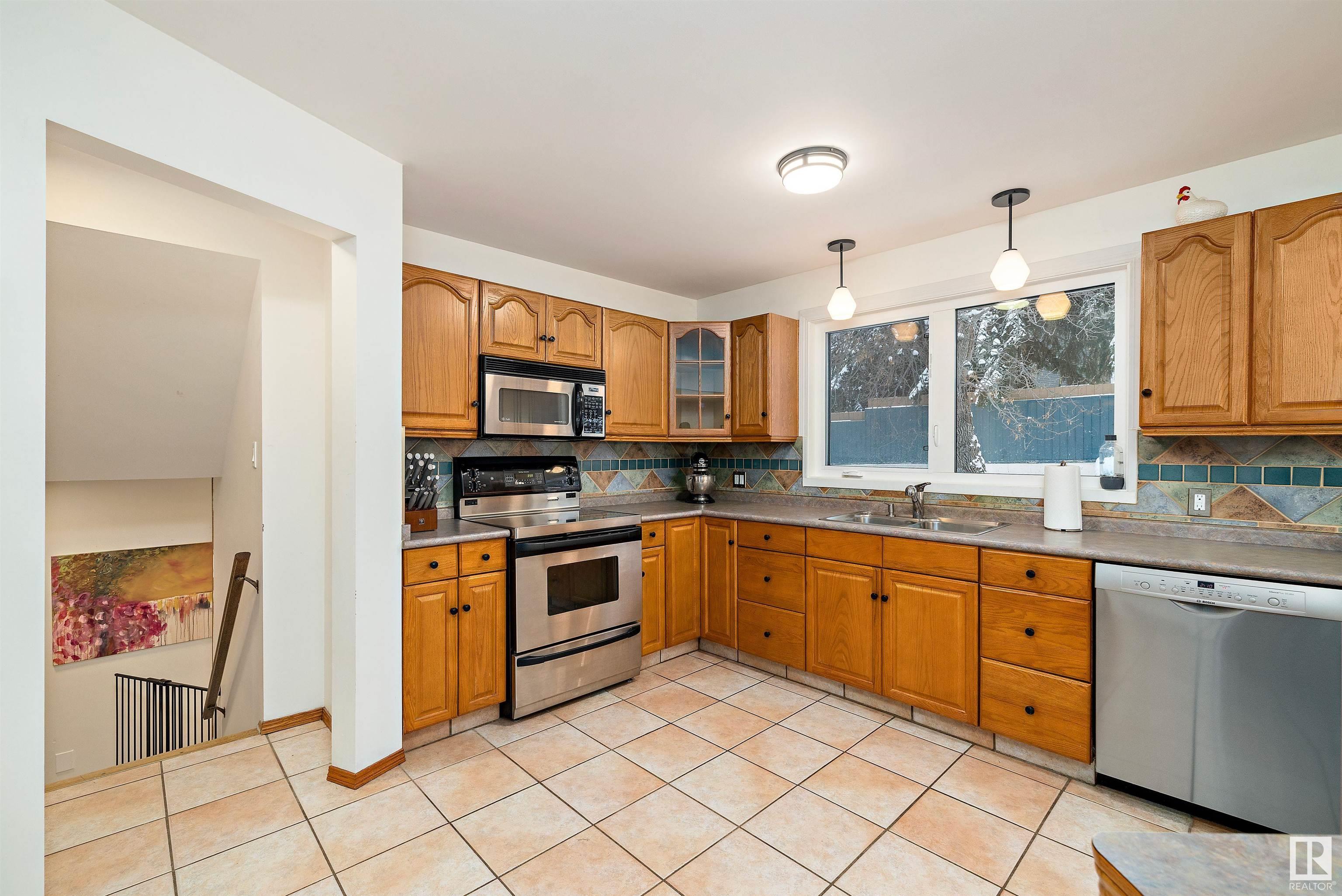      15107 54 AV NW , Edmonton,  ,T6H 4Z1 ;  Listing Number: MLS E4420504