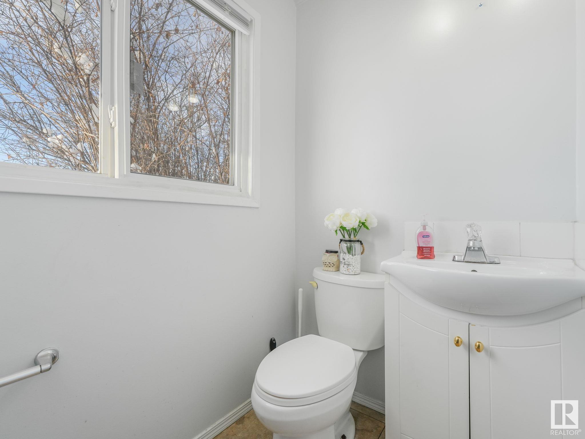      126 CENTENNIAL CO NW , Edmonton,  ,T5P 4H5 ;  Listing Number: MLS E4420515