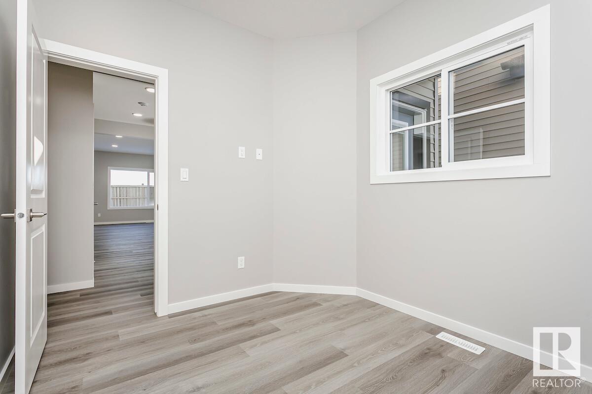      7252 182 AV NW , Edmonton,  ,T5Z 0J1 ;  Listing Number: MLS E4420517