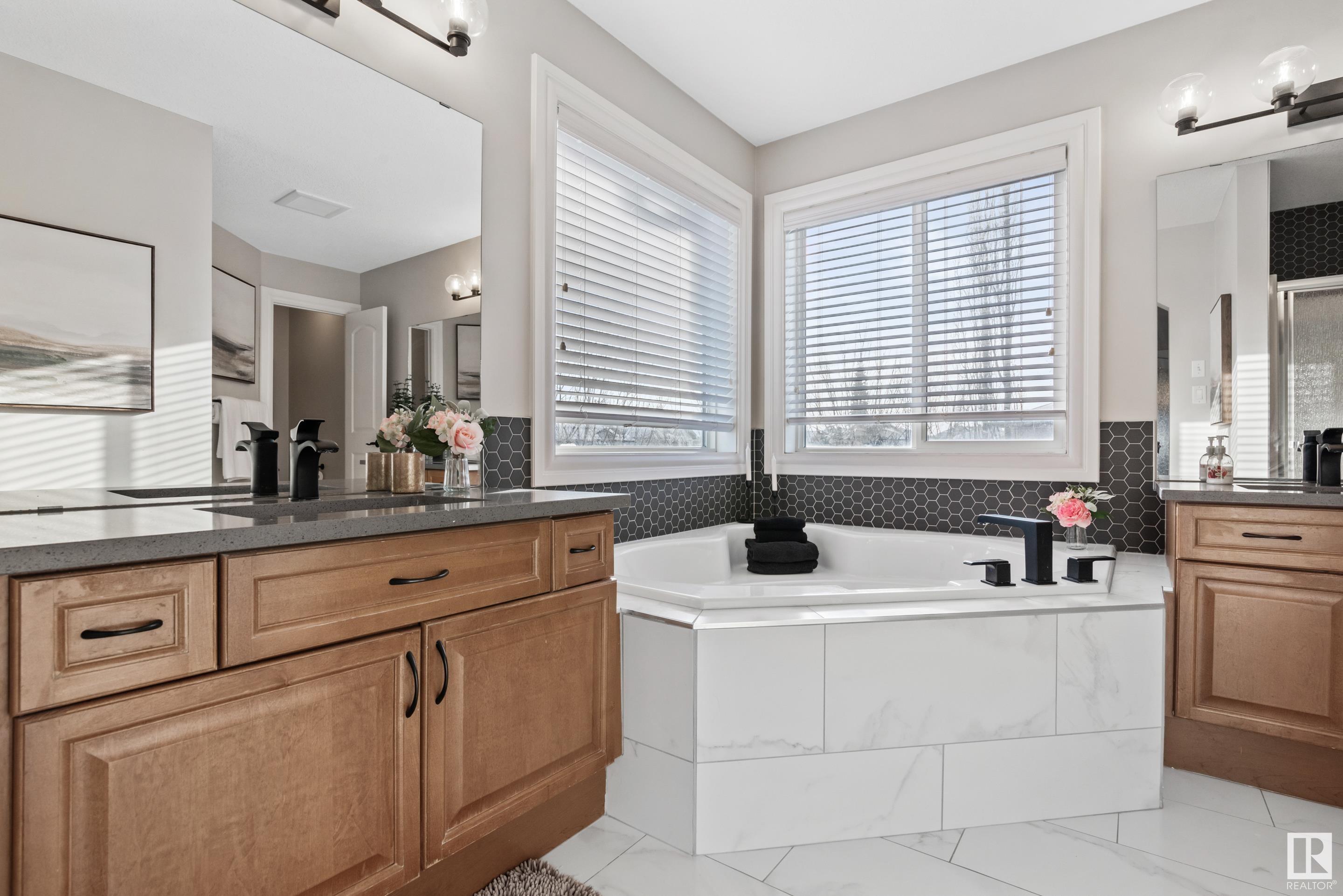      20103 47 AV NW , Edmonton,  ,T6M 2X9 ;  Listing Number: MLS E4420520