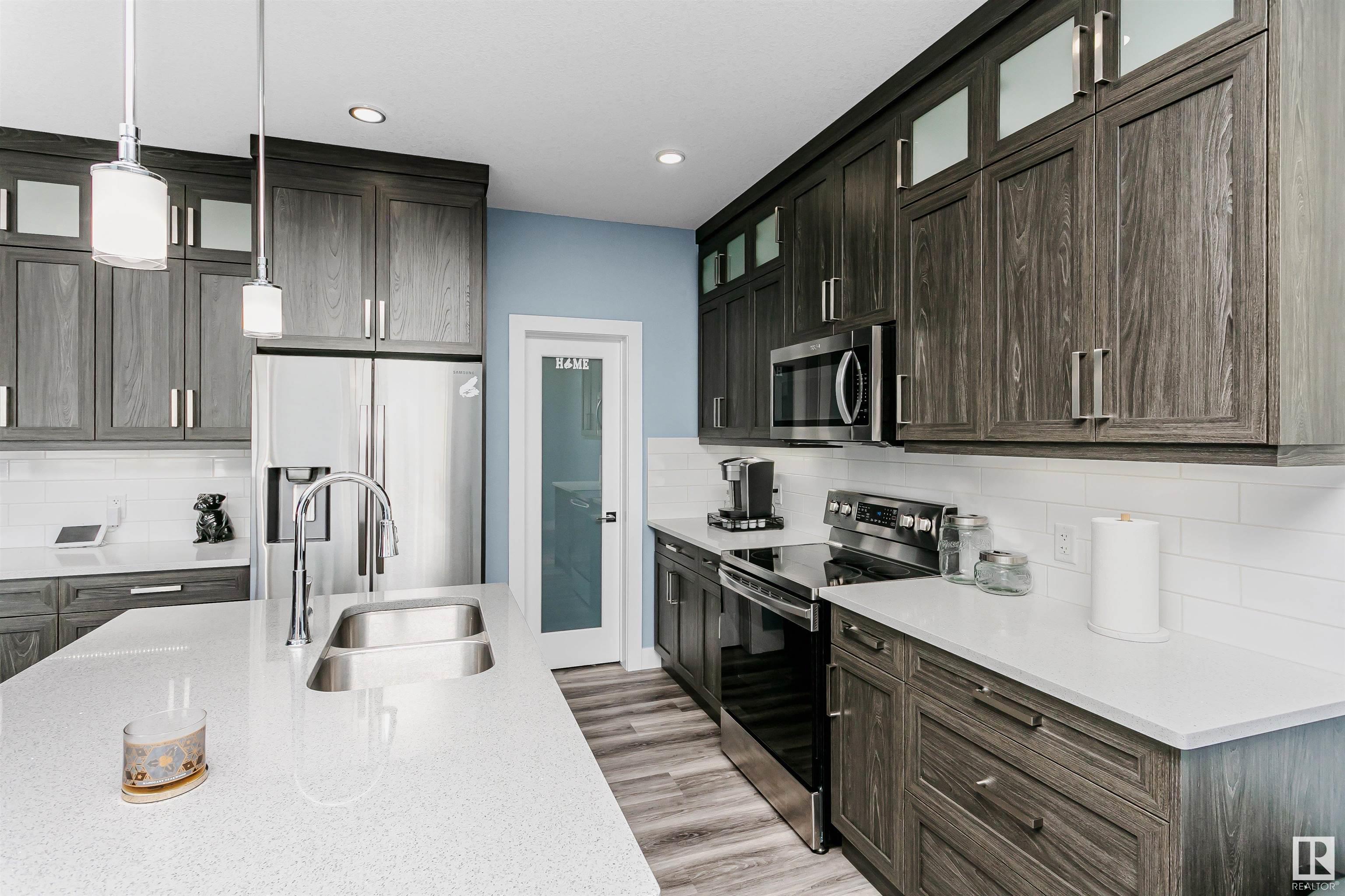      630 MEADOWVIEW DR , Fort Saskatchewan,  ,T8L 0X2 ;  Listing Number: MLS E4420533