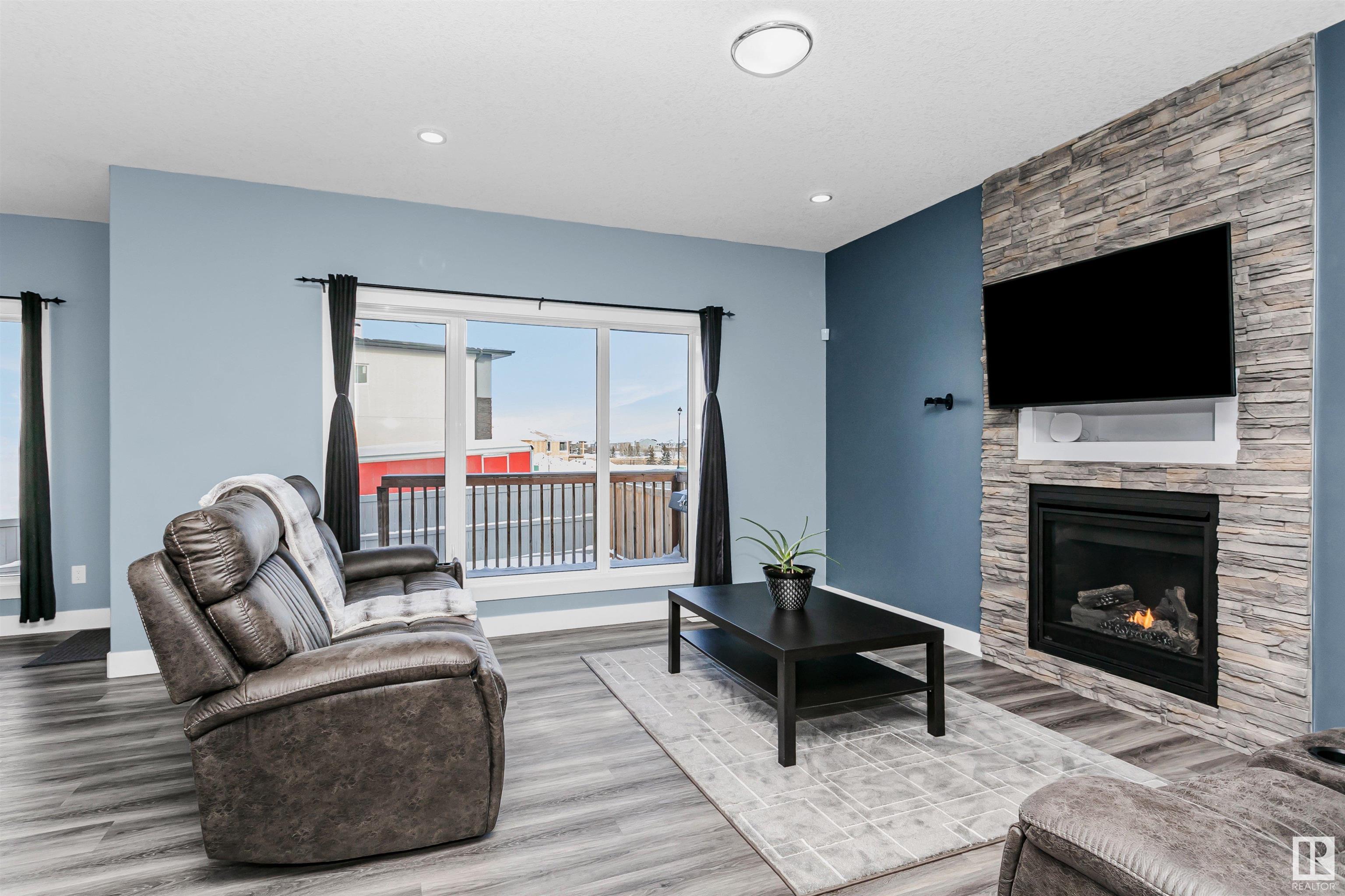      630 MEADOWVIEW DR , Fort Saskatchewan,  ,T8L 0X2 ;  Listing Number: MLS E4420533
