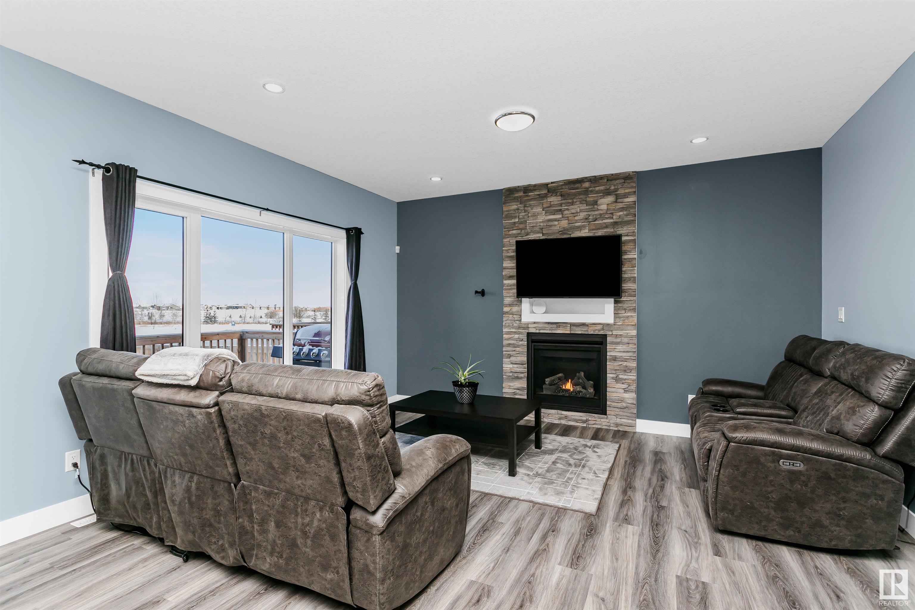      630 MEADOWVIEW DR , Fort Saskatchewan,  ,T8L 0X2 ;  Listing Number: MLS E4420533
