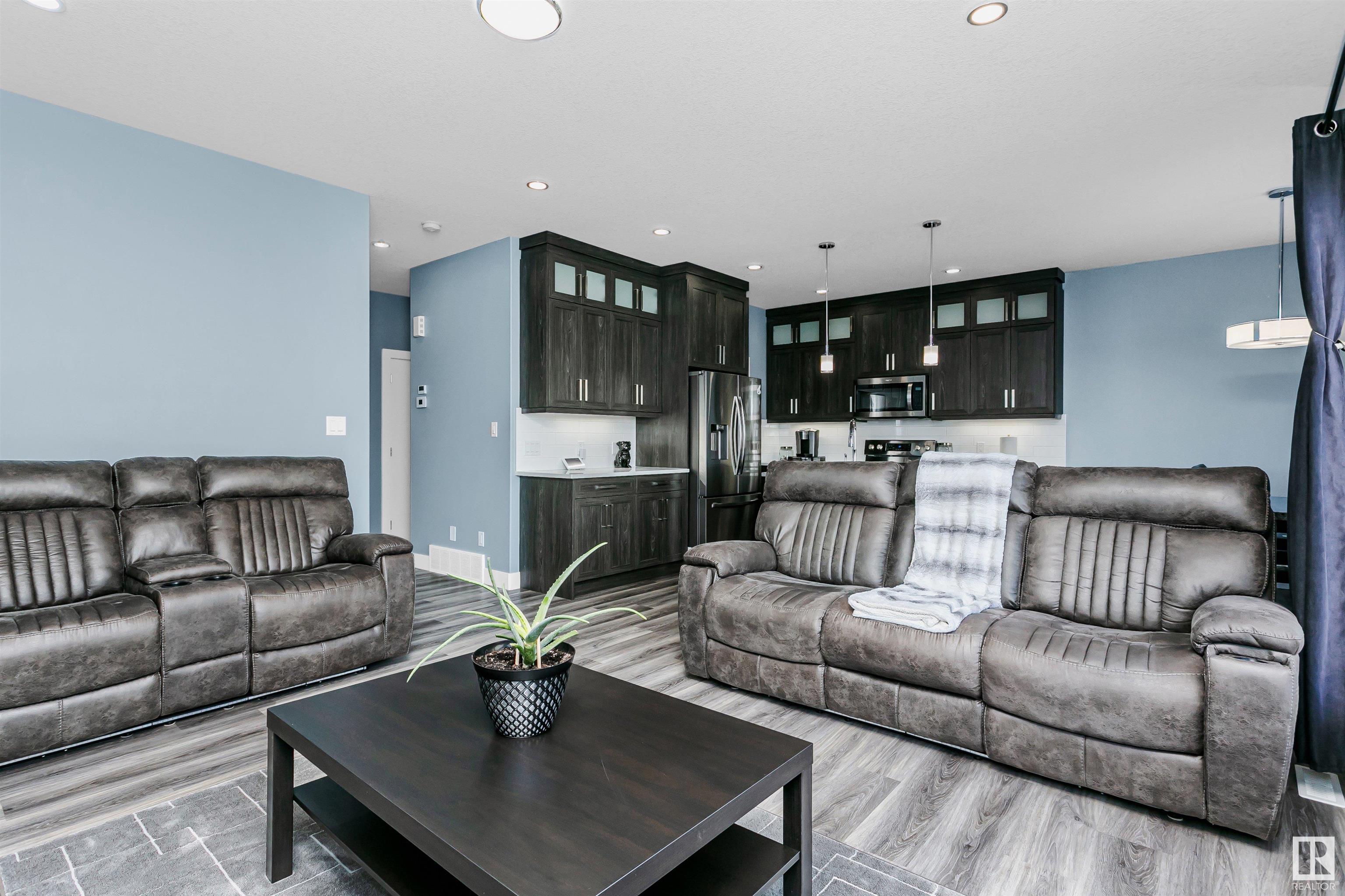      630 MEADOWVIEW DR , Fort Saskatchewan,  ,T8L 0X2 ;  Listing Number: MLS E4420533