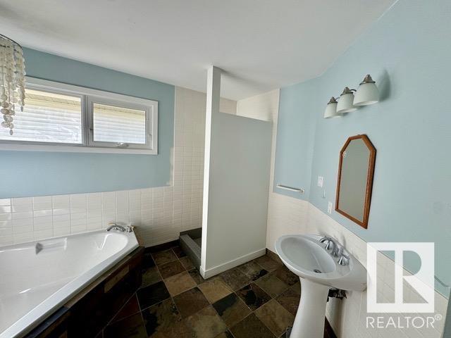      11645 91 AV NW , Edmonton,  ,T6G 1A8 ;  Listing Number: MLS E4420534