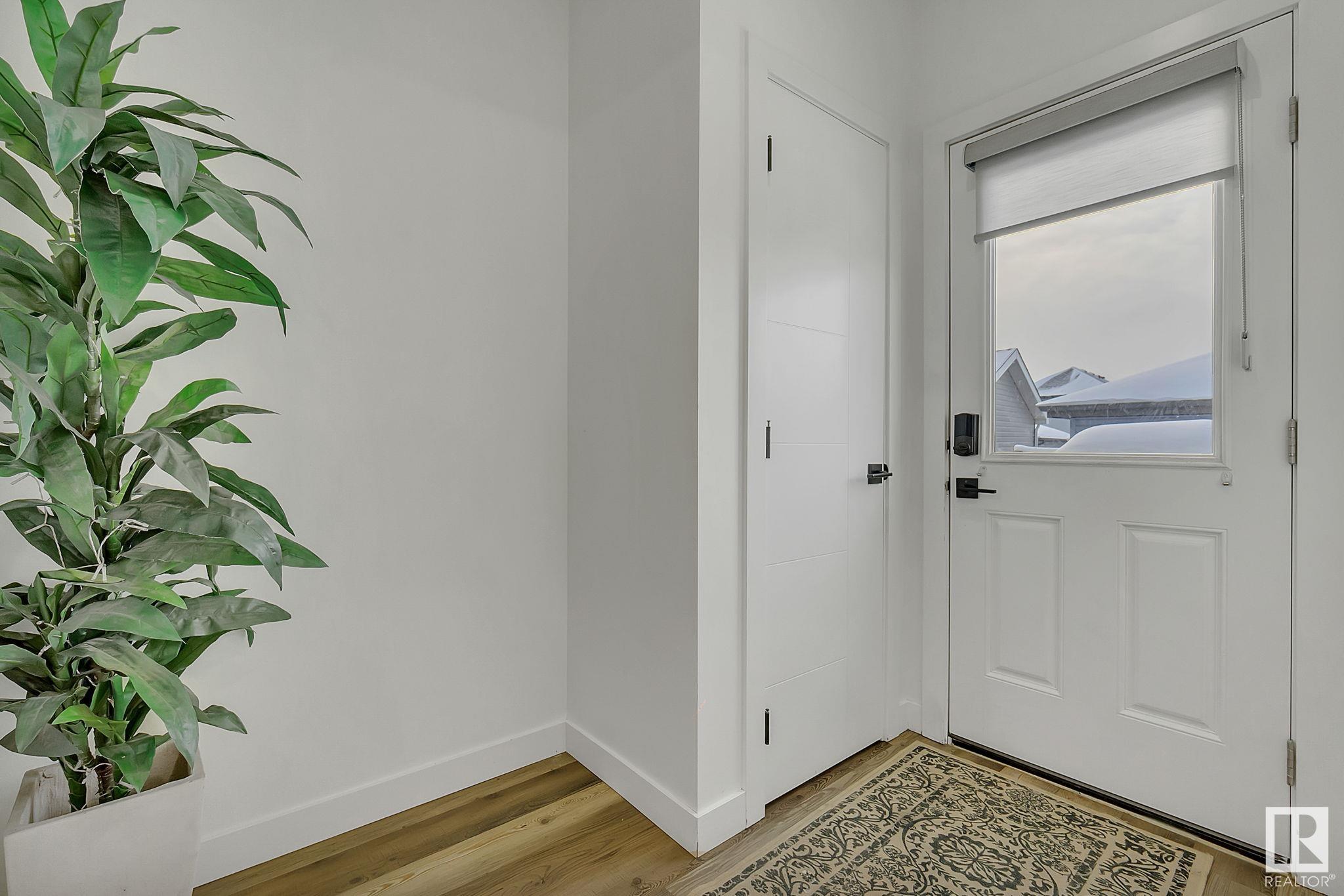      17924 61 ST NW NW , Edmonton,  ,T5Y 3X1 ;  Listing Number: MLS E4420541