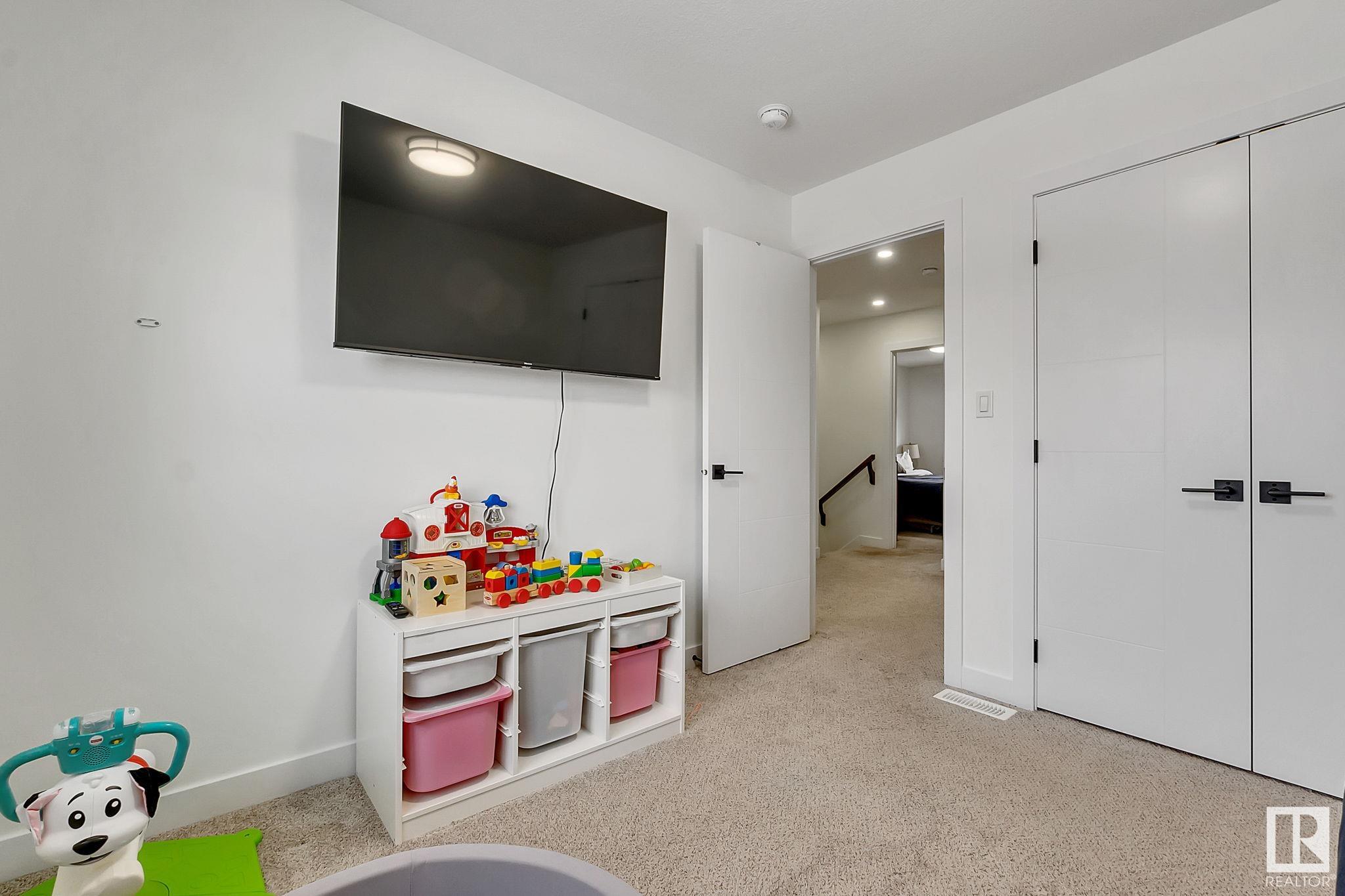      17924 61 ST NW NW , Edmonton,  ,T5Y 3X1 ;  Listing Number: MLS E4420541
