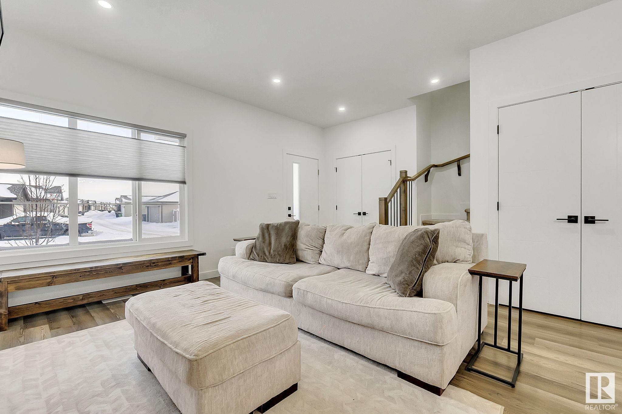      17924 61 ST NW NW , Edmonton,  ,T5Y 3X1 ;  Listing Number: MLS E4420541