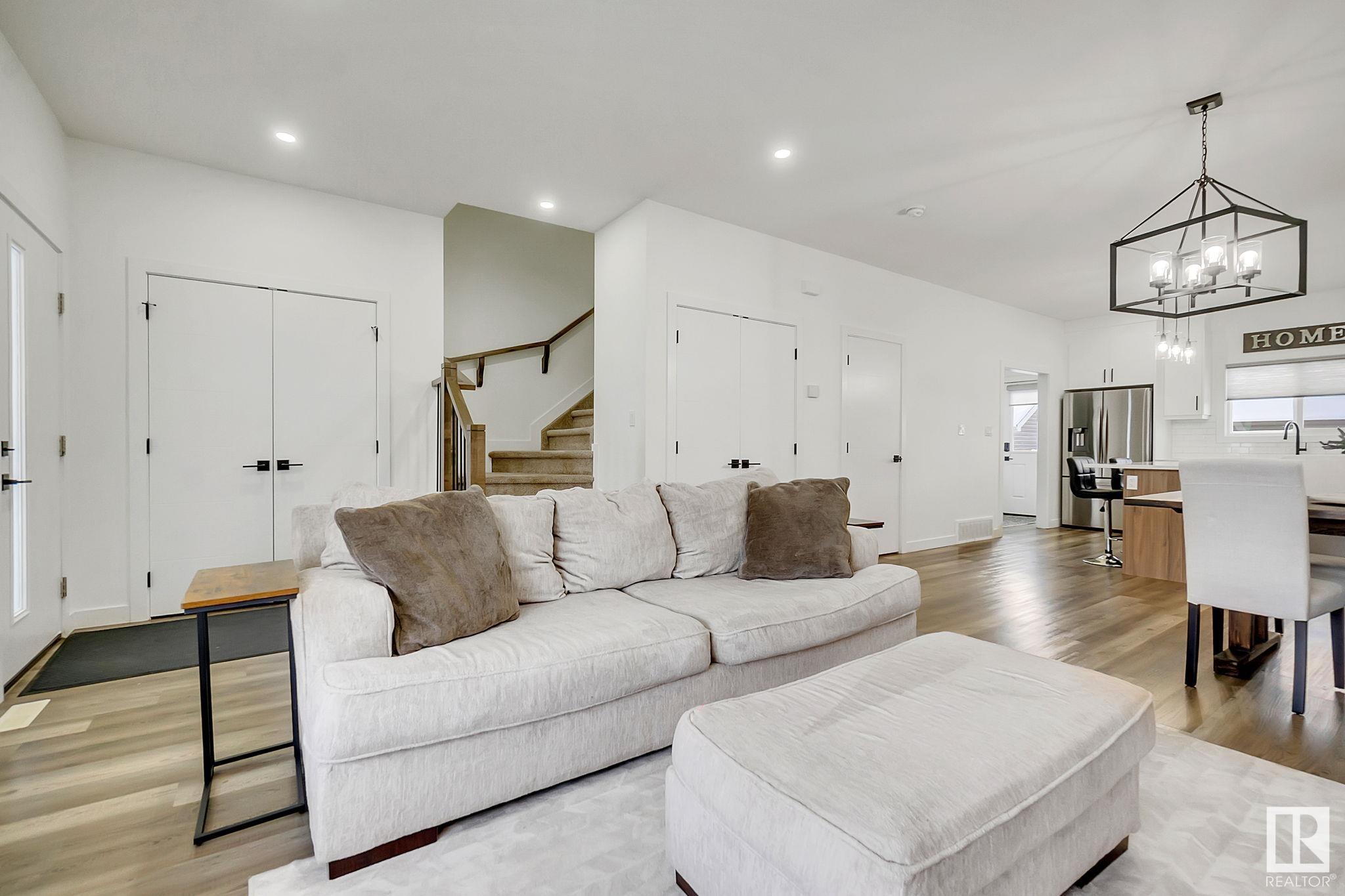      17924 61 ST NW NW , Edmonton,  ,T5Y 3X1 ;  Listing Number: MLS E4420541