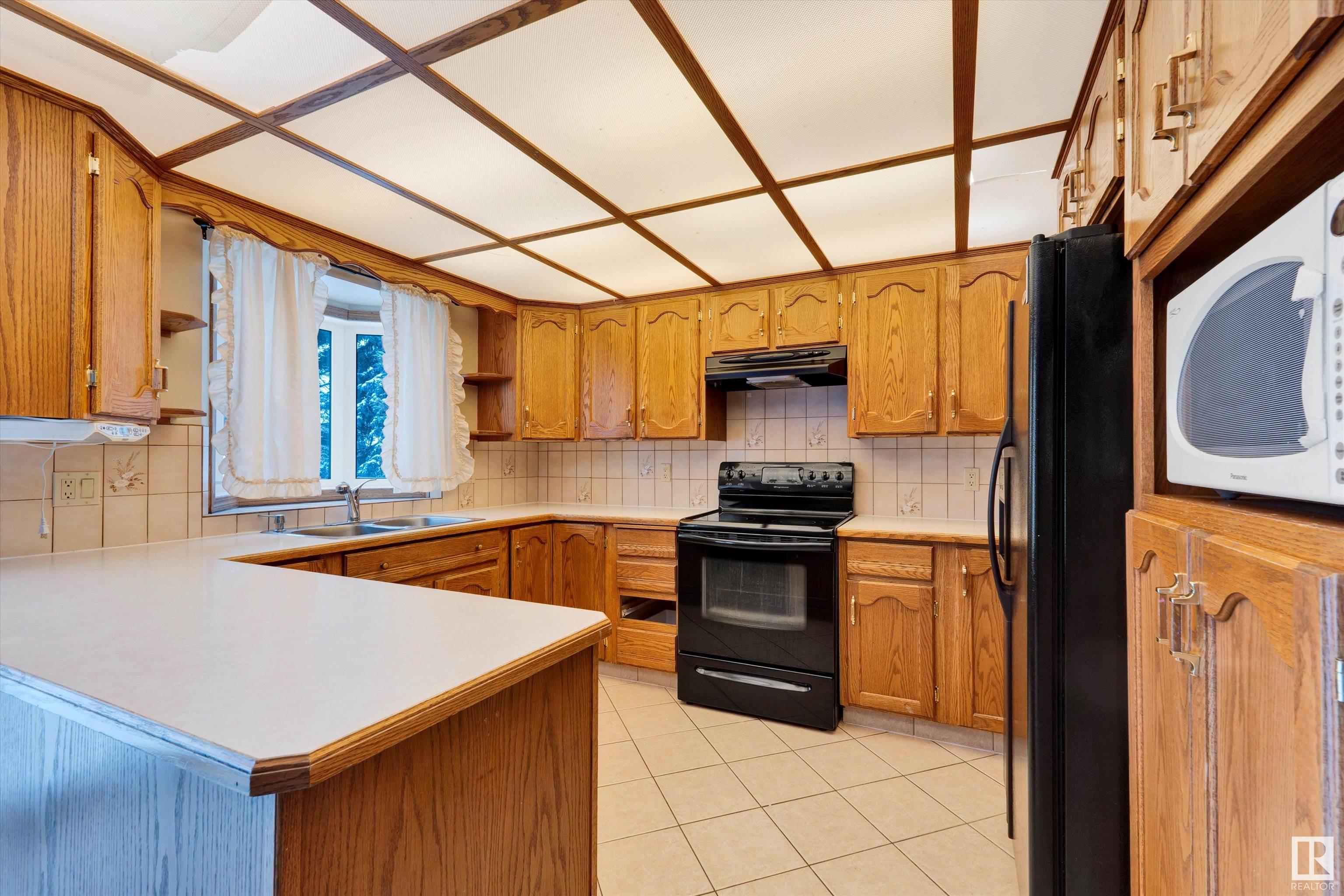      17803 58 AV NW , Edmonton,  ,T6M 1S6 ;  Listing Number: MLS E4420543