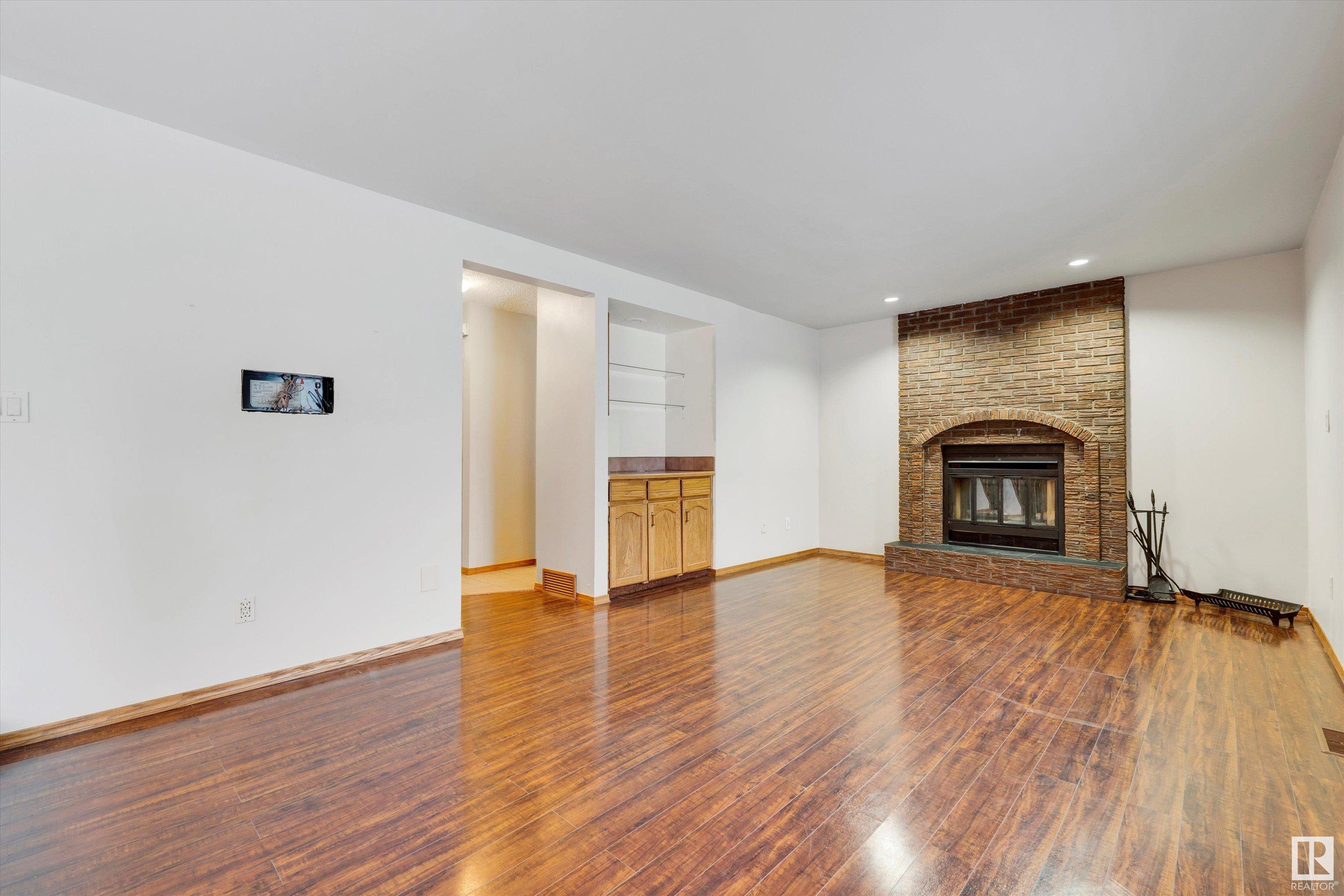      17803 58 AV NW , Edmonton,  ,T6M 1S6 ;  Listing Number: MLS E4420543