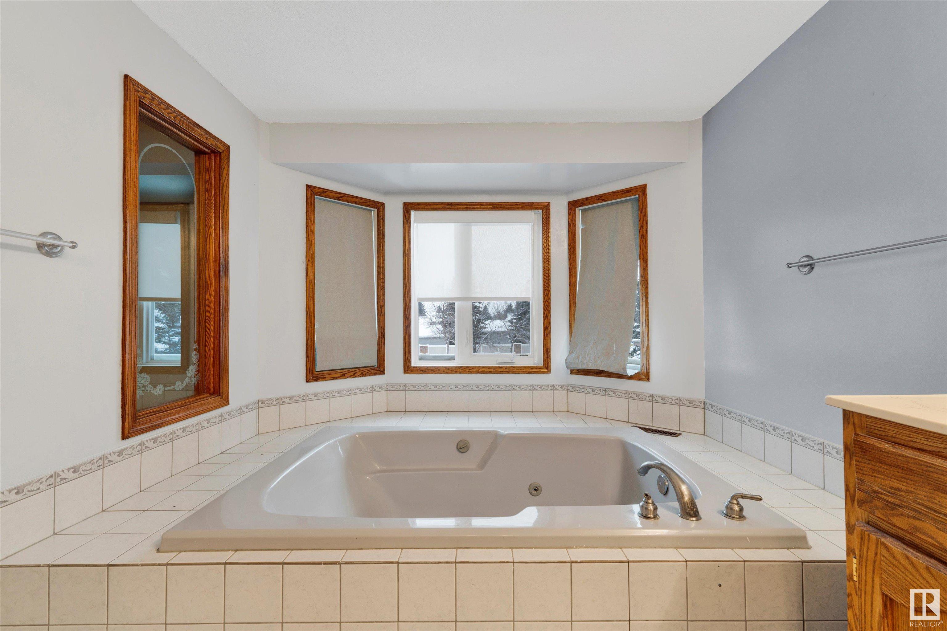      17803 58 AV NW , Edmonton,  ,T6M 1S6 ;  Listing Number: MLS E4420543