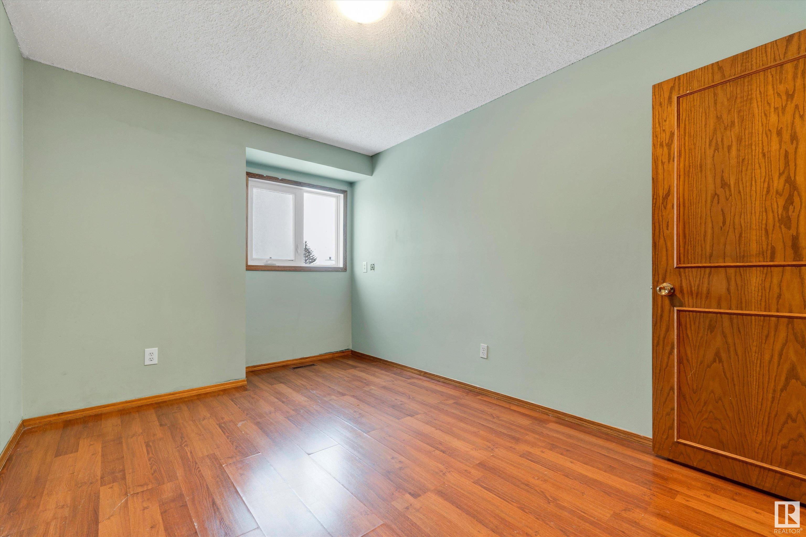      17803 58 AV NW , Edmonton,  ,T6M 1S6 ;  Listing Number: MLS E4420543