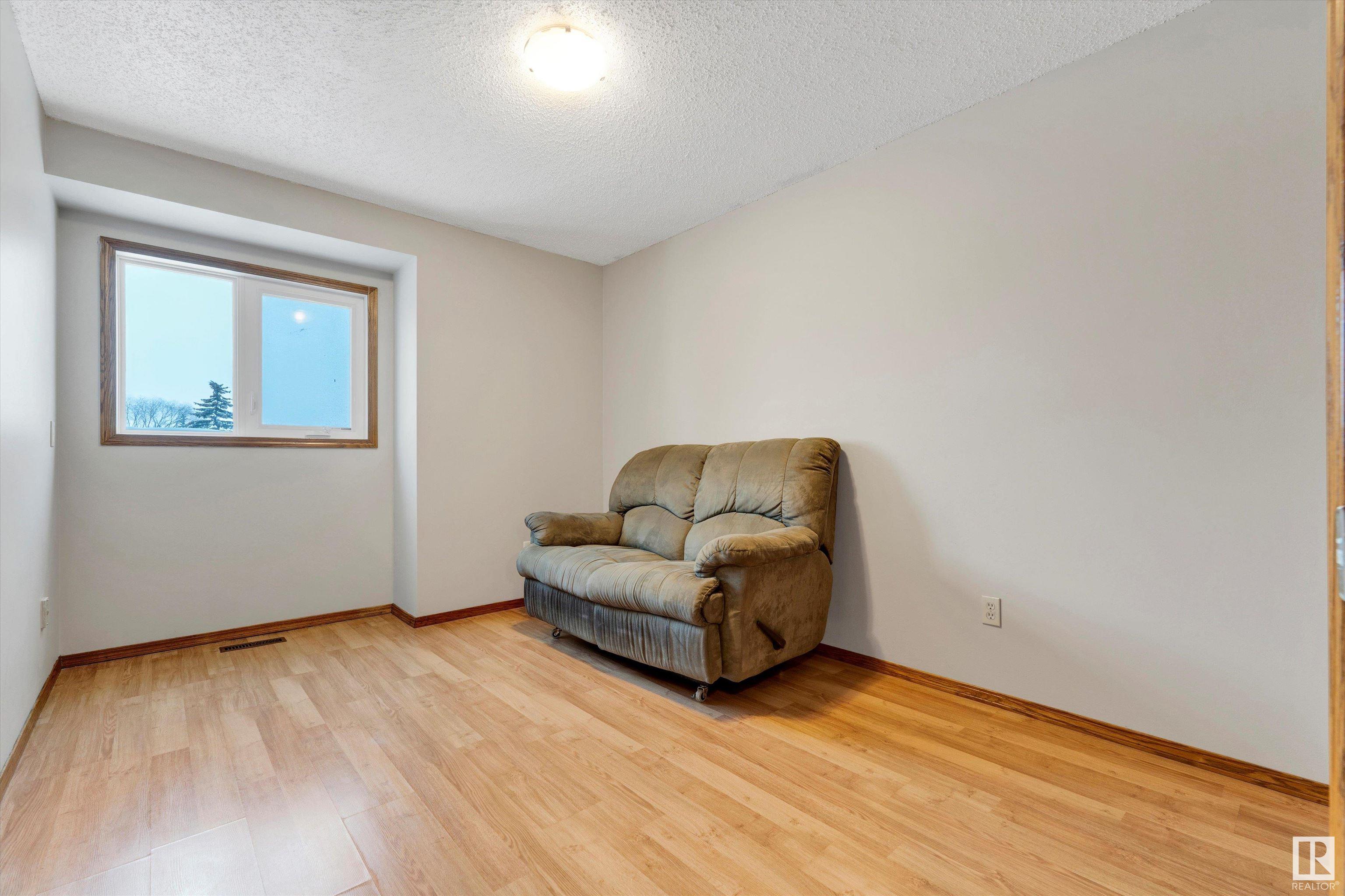      17803 58 AV NW , Edmonton,  ,T6M 1S6 ;  Listing Number: MLS E4420543