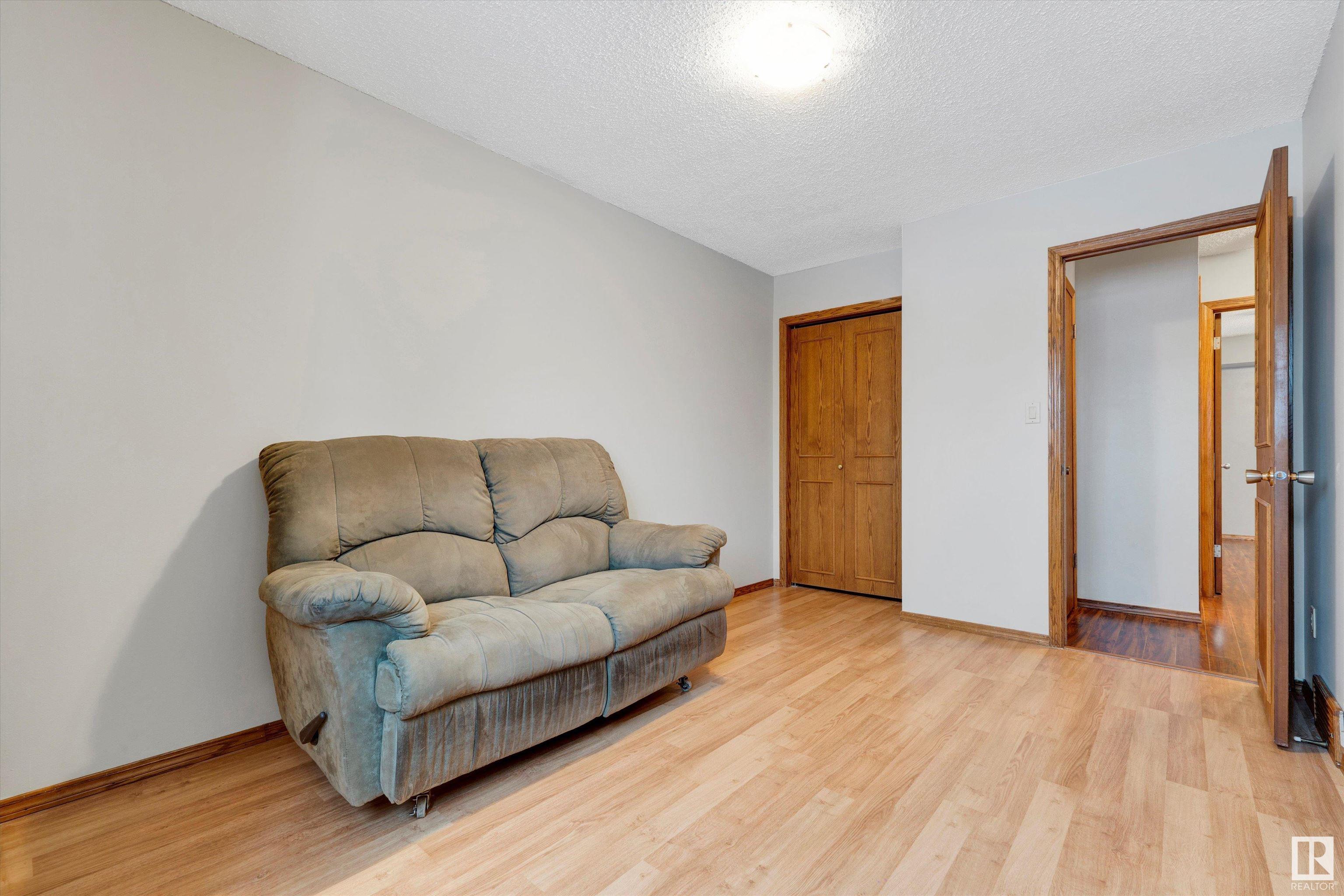      17803 58 AV NW , Edmonton,  ,T6M 1S6 ;  Listing Number: MLS E4420543