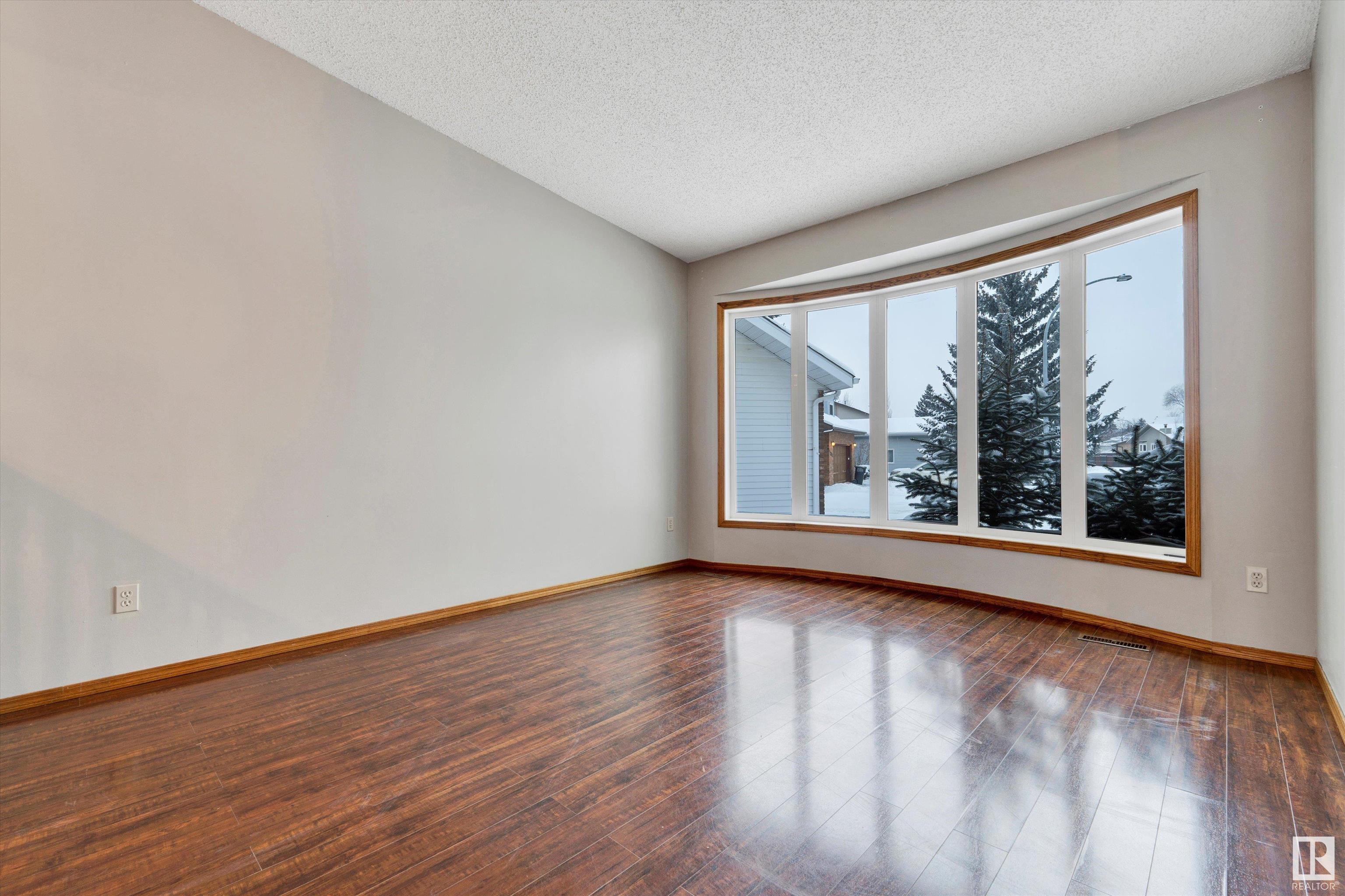      17803 58 AV NW , Edmonton,  ,T6M 1S6 ;  Listing Number: MLS E4420543