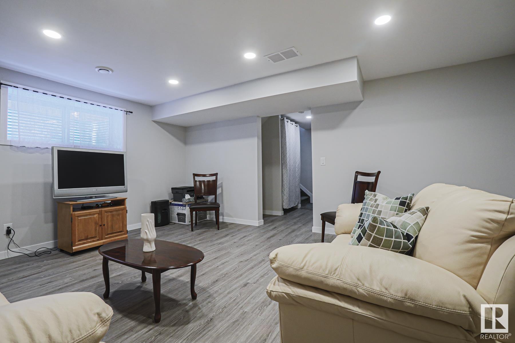      25 Robin WY E , St. Albert,  ,T8N 7T6 ;  Listing Number: MLS E4420549
