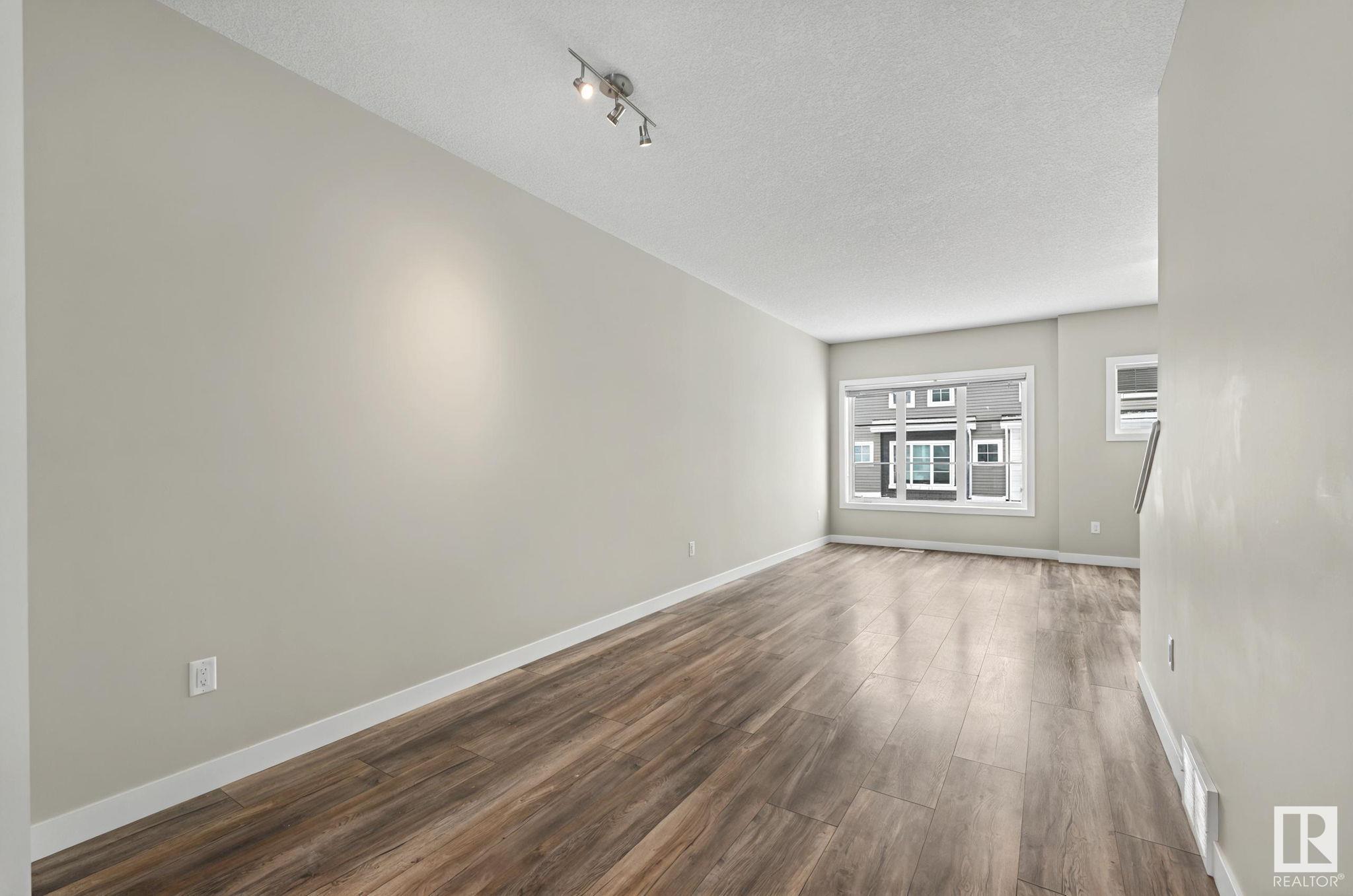      #10 1636 KERR RD NW , Edmonton,  ,T5E 6P9 ;  Listing Number: MLS E4420552
