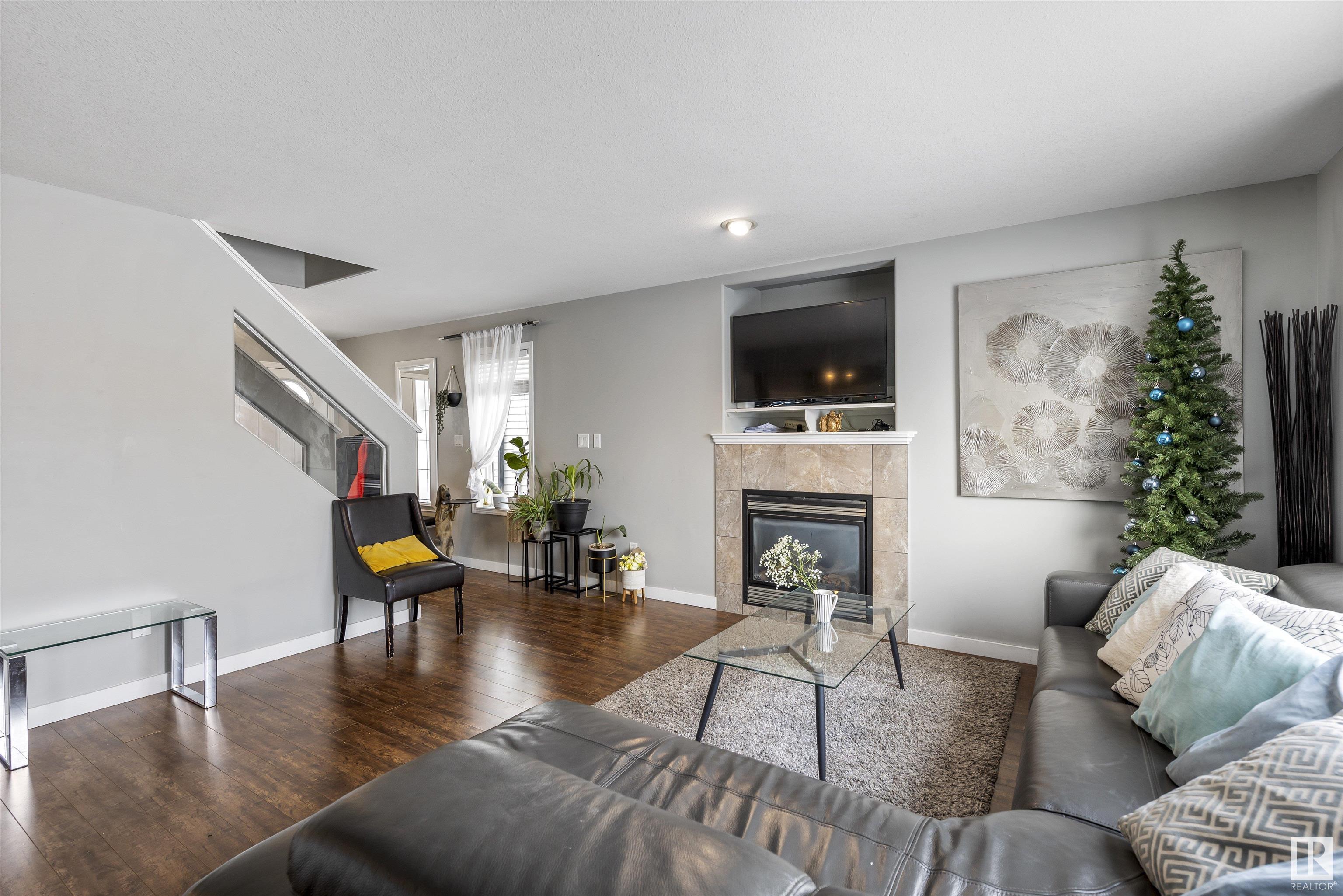      4615 204 ST NW , Edmonton,  ,T6M 0E3 ;  Listing Number: MLS E4420554