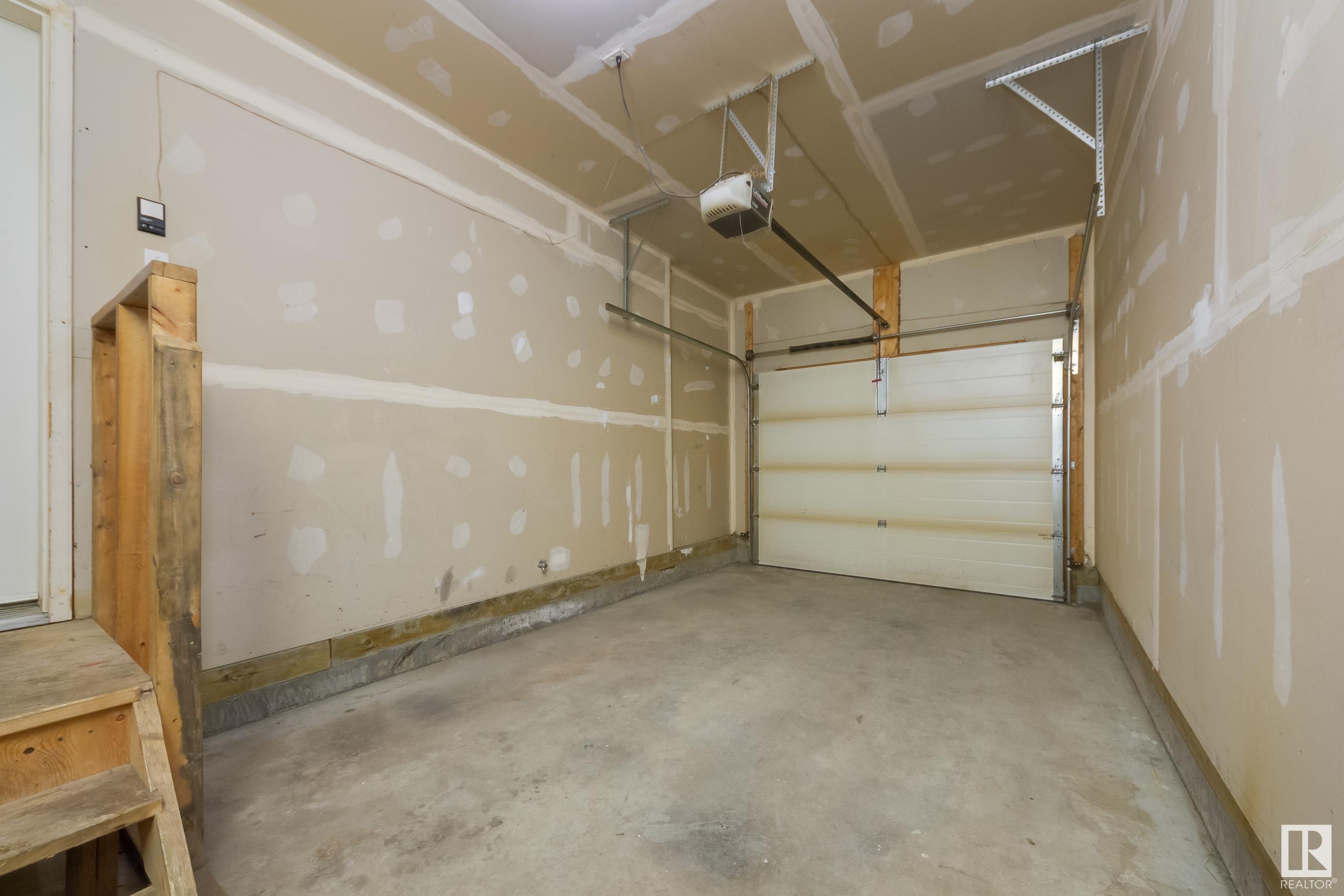     101 SANDSTONE ES , Stony Plain,  ,T7Z 0E2 ;  Listing Number: MLS E4420561