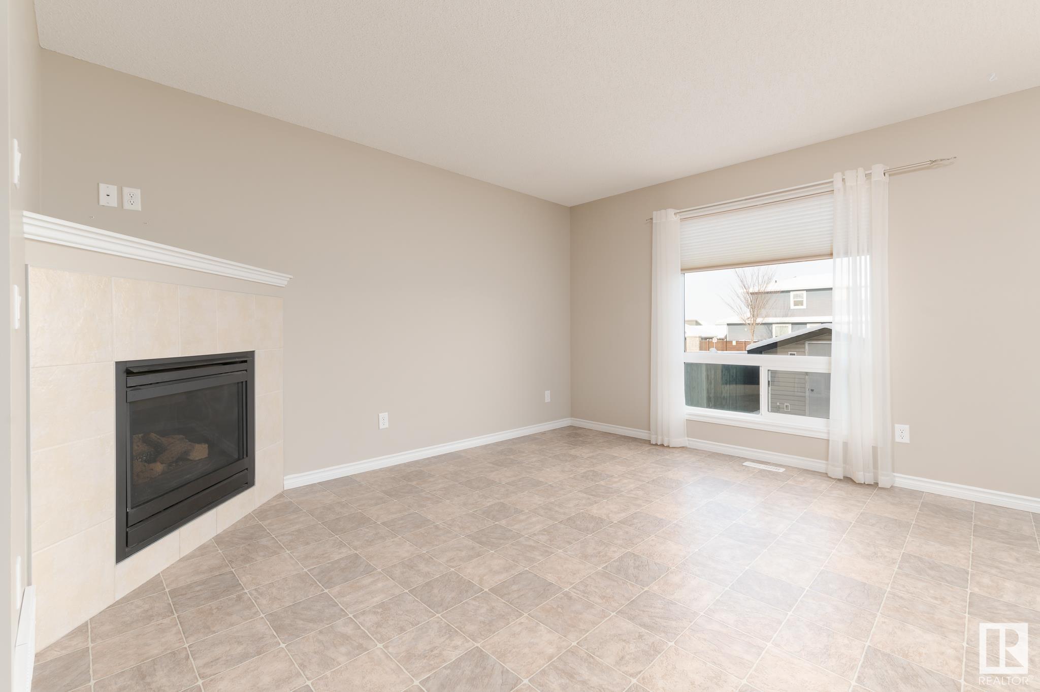      16 VANESSA AV , Spruce Grove,  ,T7X 0B9 ;  Listing Number: MLS E4420571