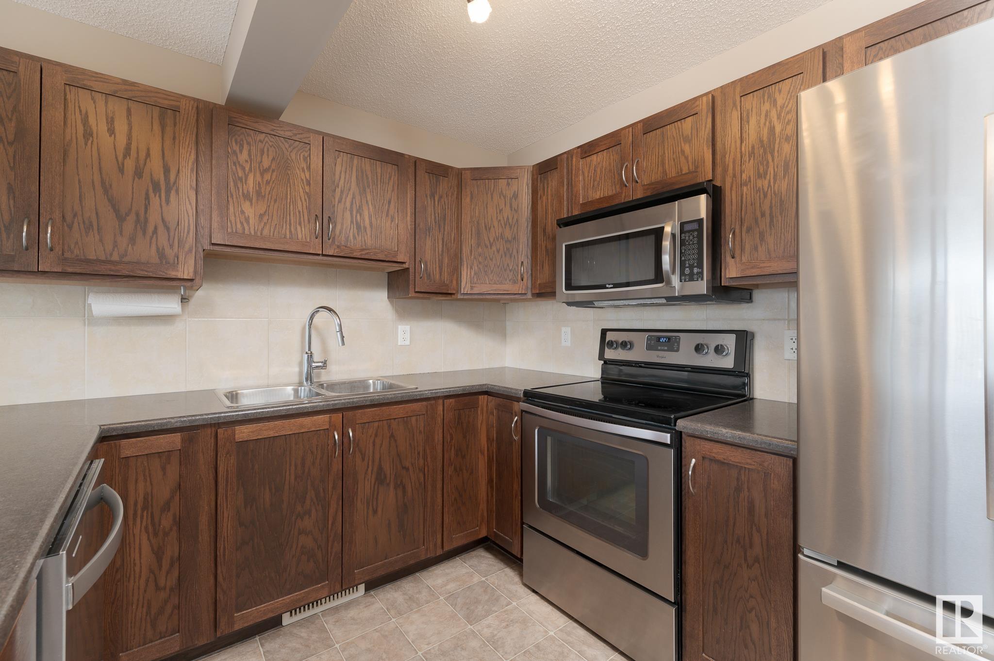      16 VANESSA AV , Spruce Grove,  ,T7X 0B9 ;  Listing Number: MLS E4420571