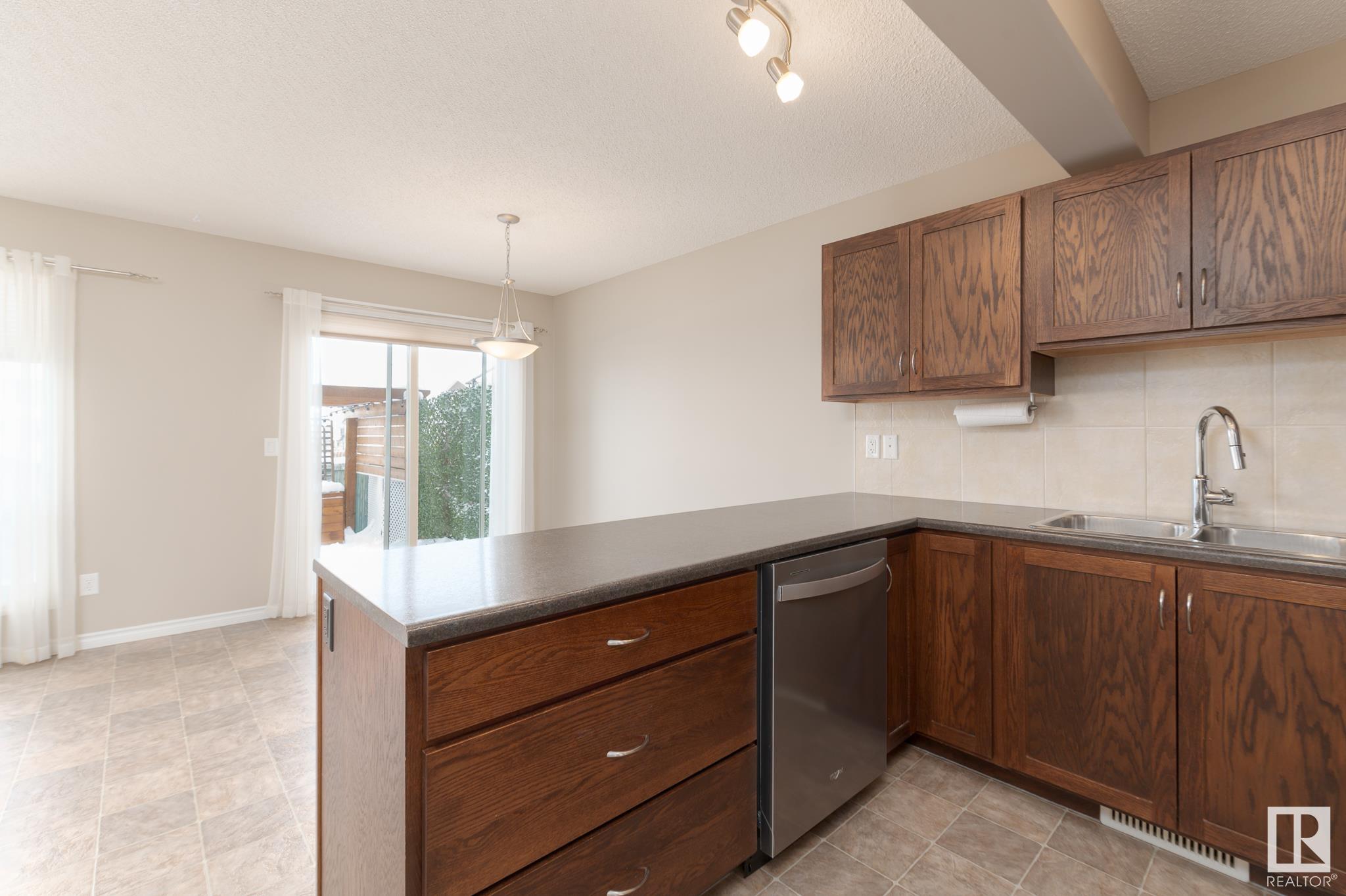      16 VANESSA AV , Spruce Grove,  ,T7X 0B9 ;  Listing Number: MLS E4420571