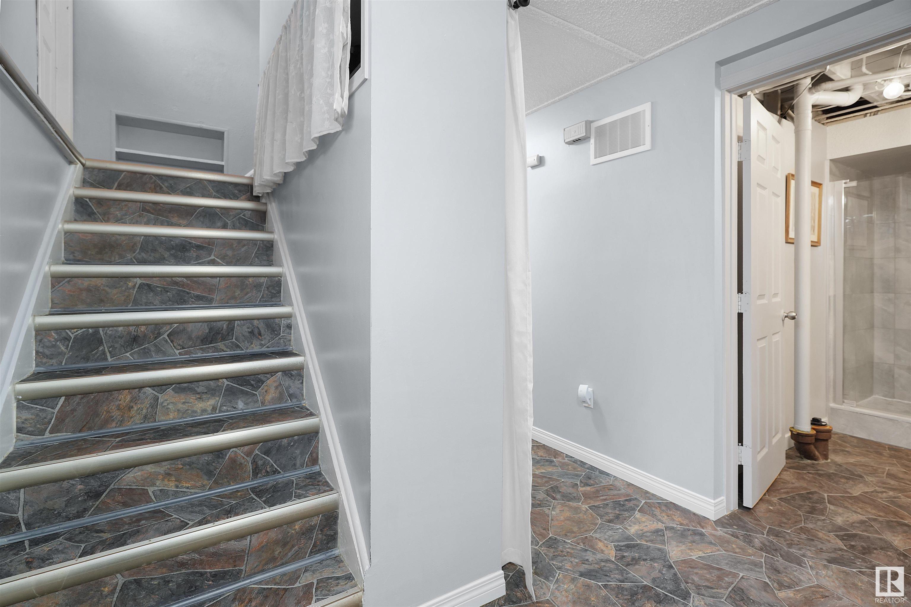      9007 OTTEWELL RD NW , Edmonton,  ,T6R 2C6 ;  Listing Number: MLS E4420575