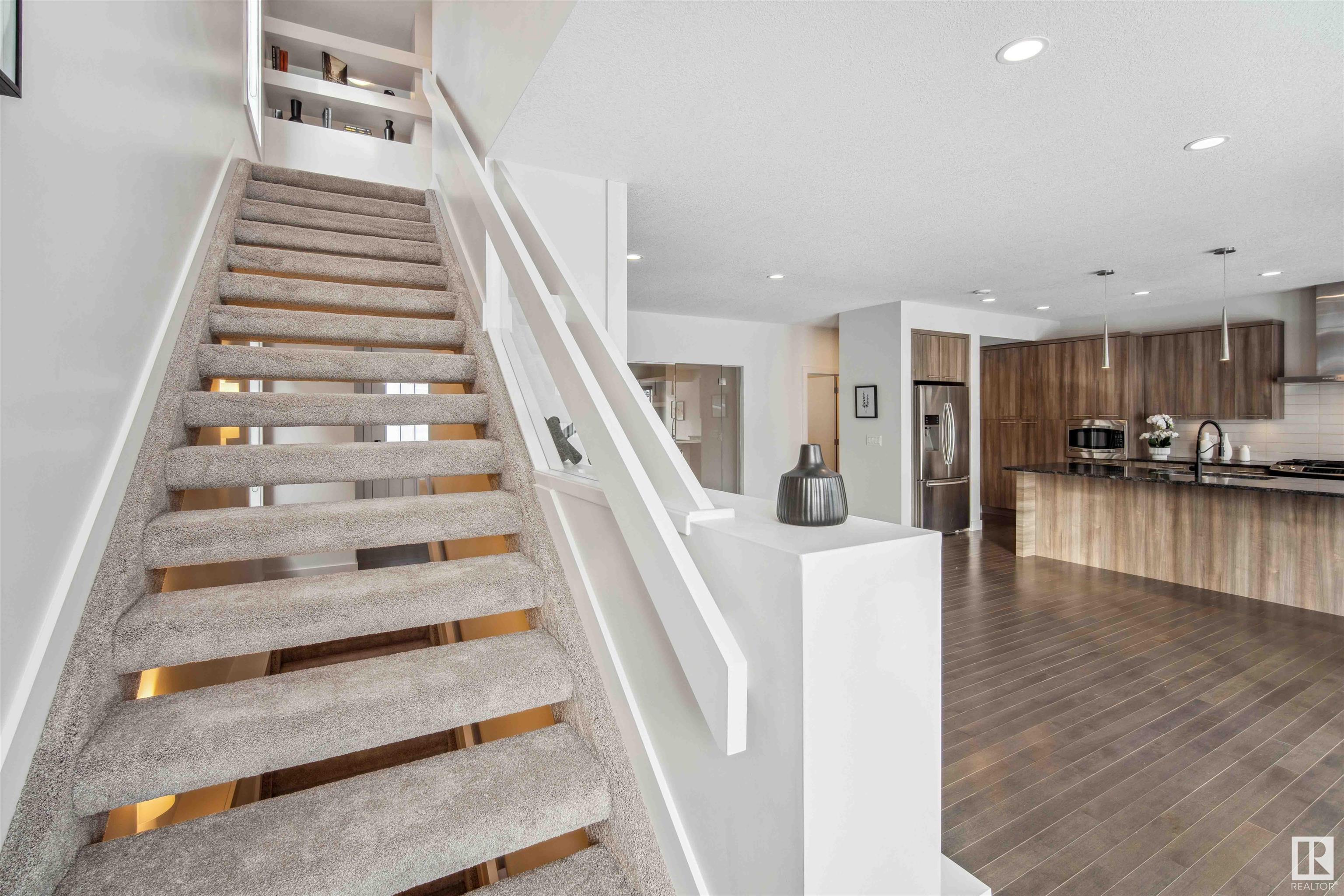      1971 AINSLIE LINK LI SW , Edmonton,  ,T6W 2M1 ;  Listing Number: MLS E4420578