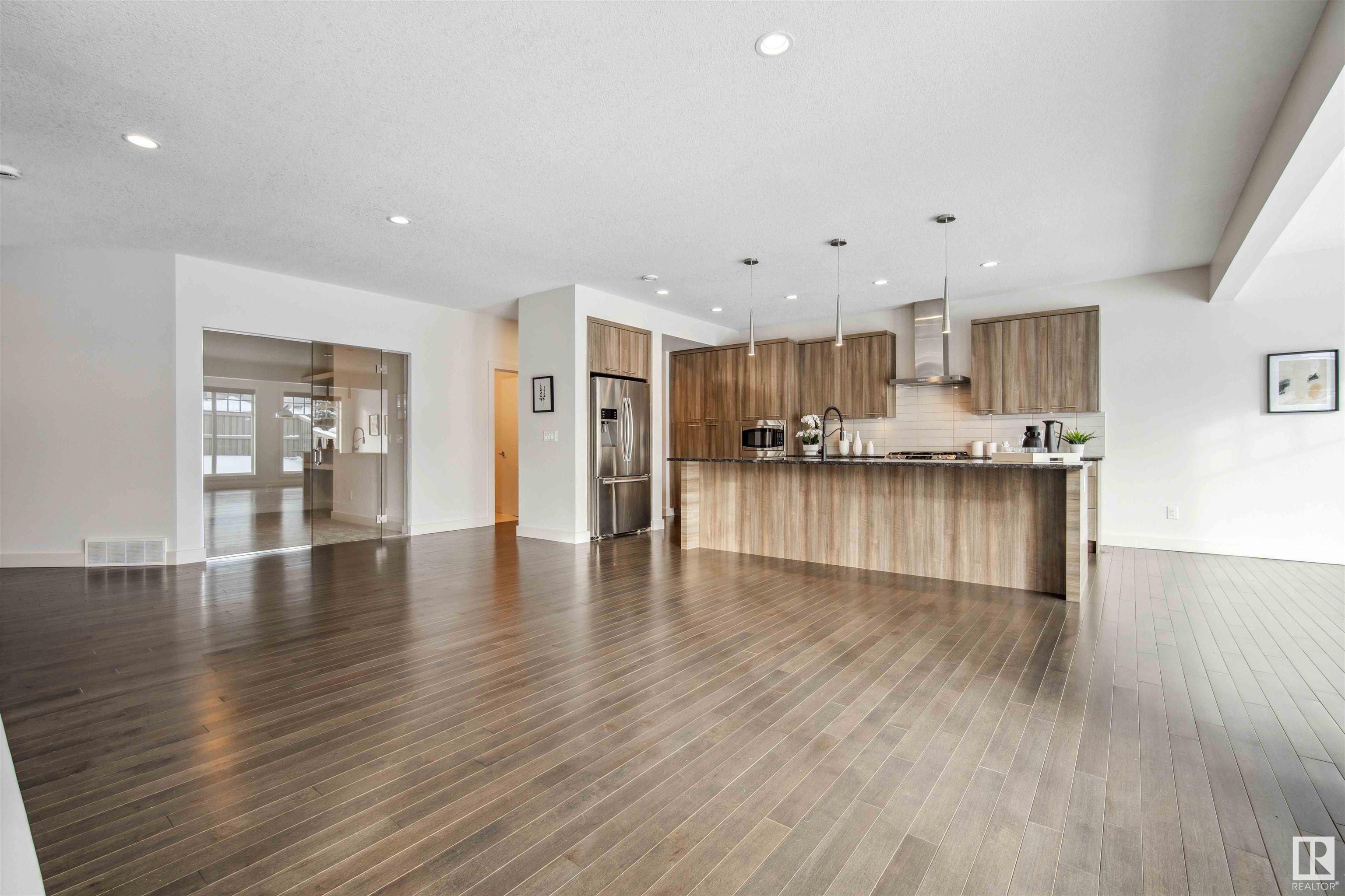      1971 AINSLIE LINK LI SW , Edmonton,  ,T6W 2M1 ;  Listing Number: MLS E4420578