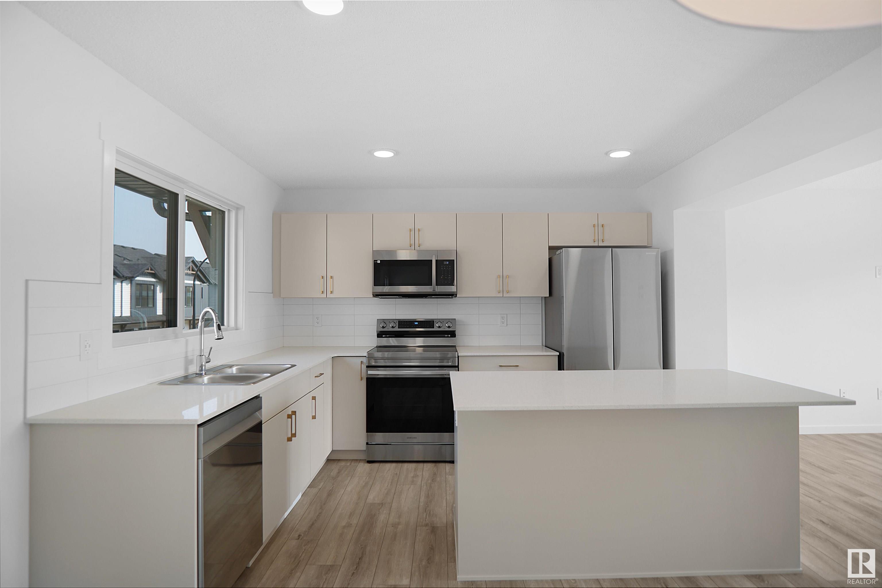      #44 525 Secord BV NW , Edmonton,  ,T5T 7V3 ;  Listing Number: MLS E4420582