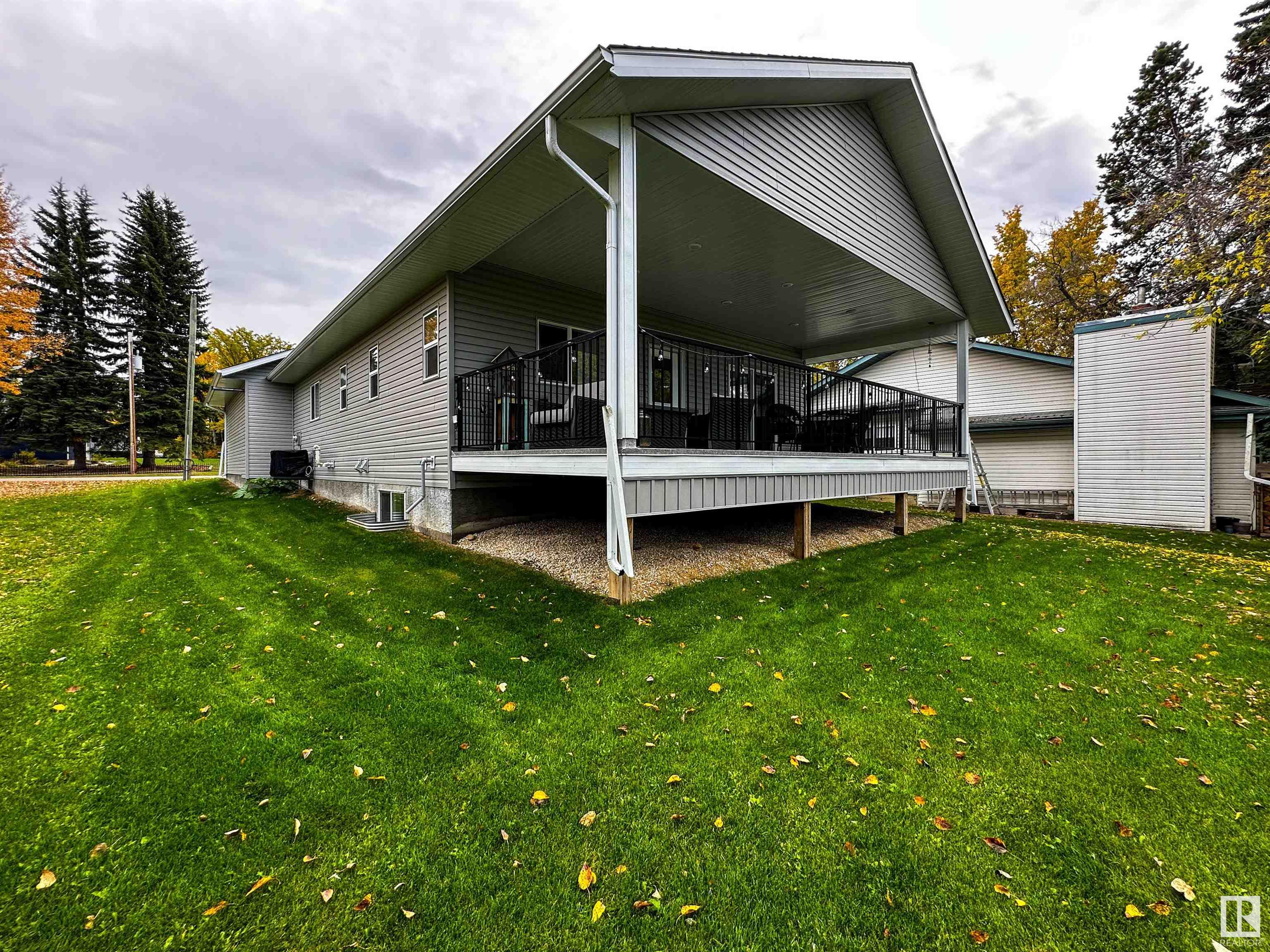      601 LAKESIDE DR , Rural Parkland County,  ,T7Z 2V5 ;  Listing Number: MLS E4420586