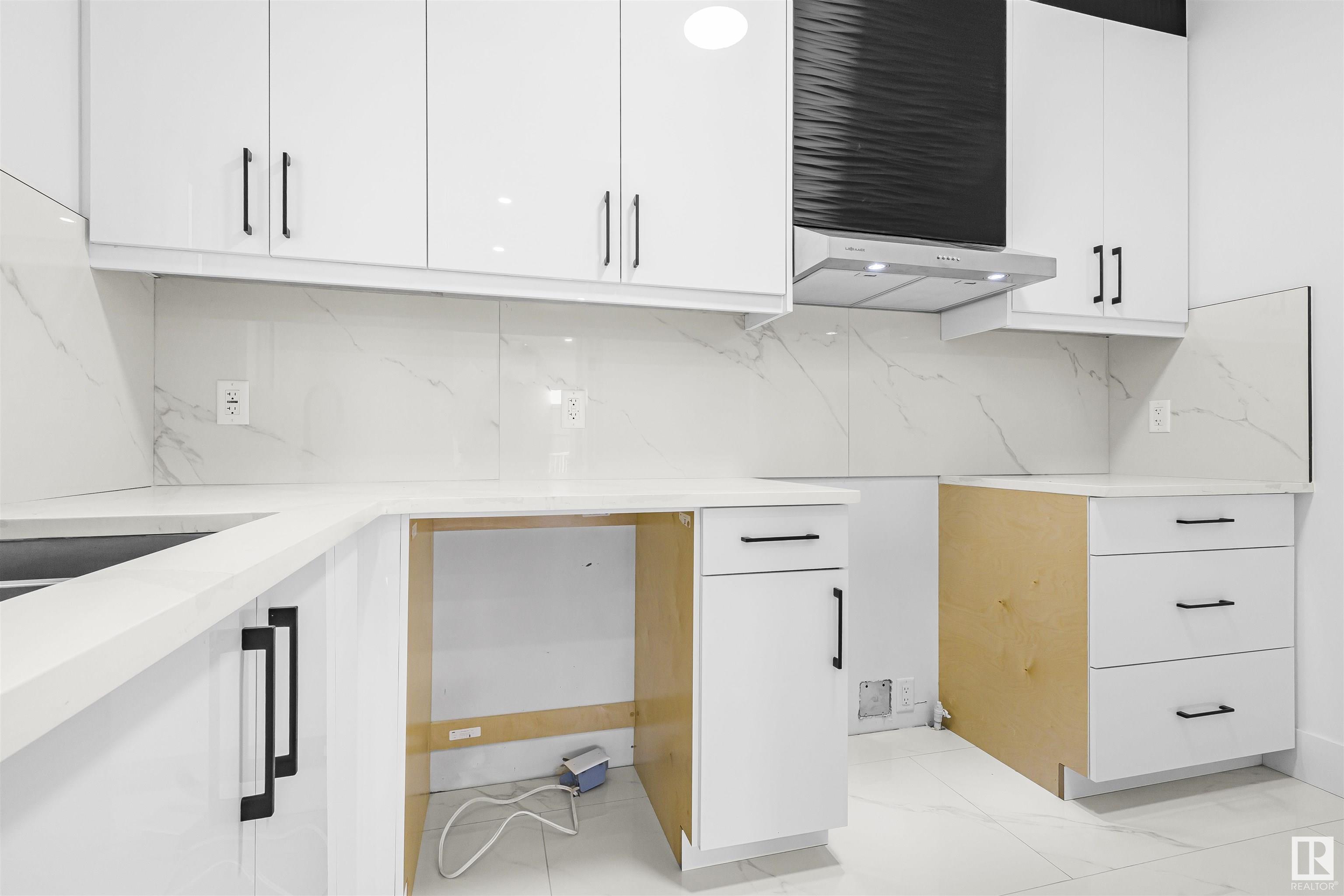      15019 10 ST NW , Edmonton,  ,T5Y 4C8 ;  Listing Number: MLS E4420596