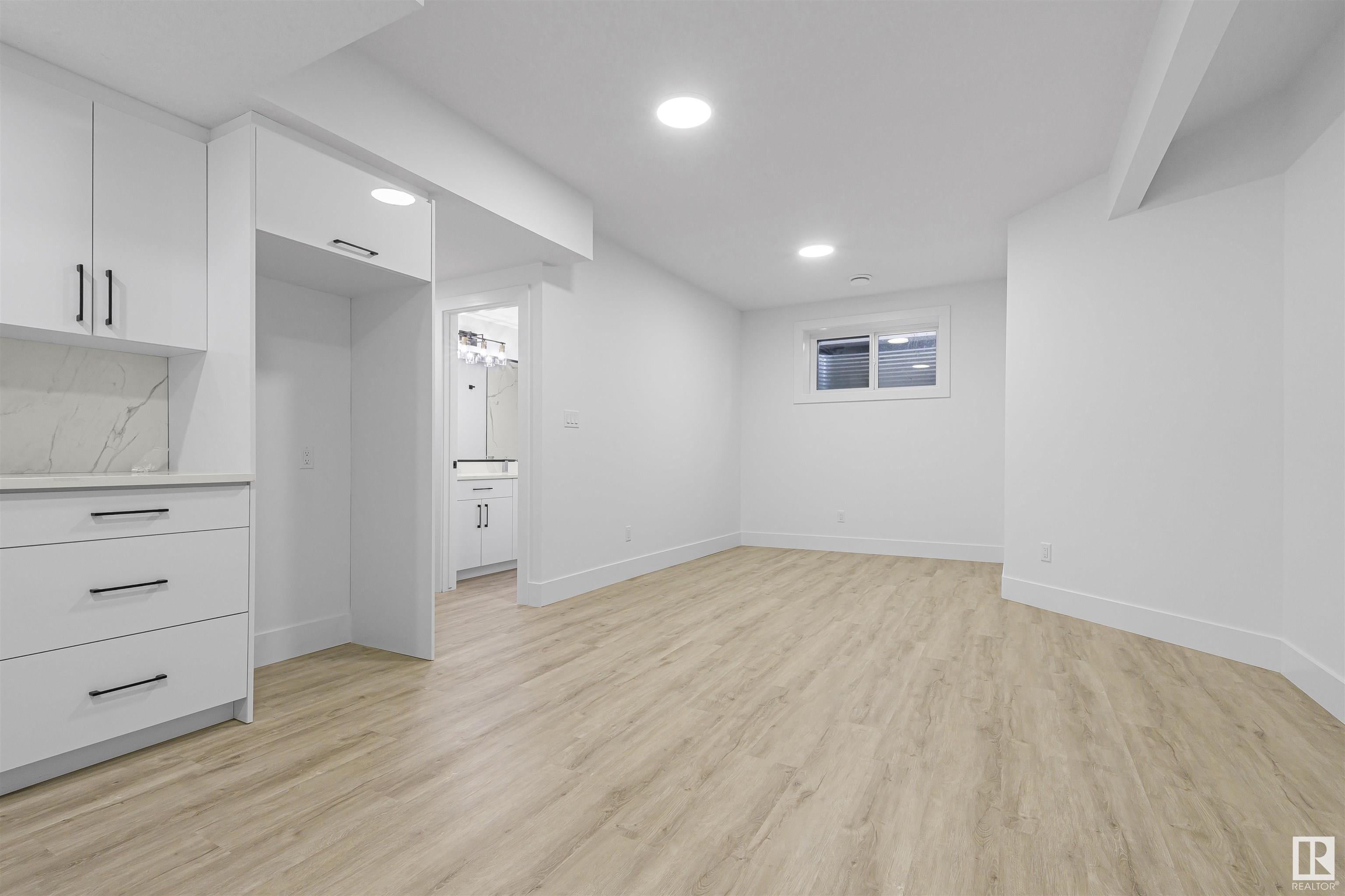      15019 10 ST NW , Edmonton,  ,T5Y 4C8 ;  Listing Number: MLS E4420596