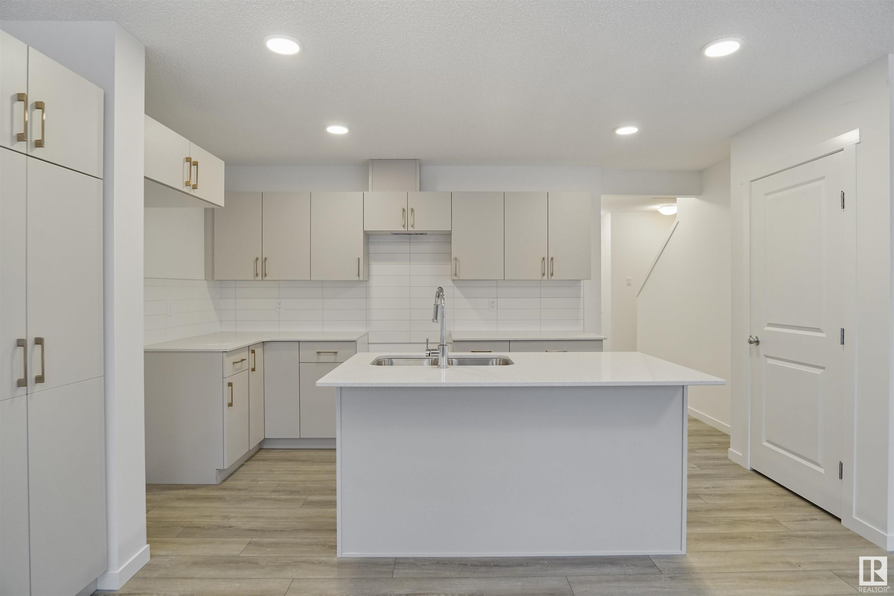      #8 19904 31 AV NW , Edmonton,  ,T6M 1N7 ;  Listing Number: MLS E4420602