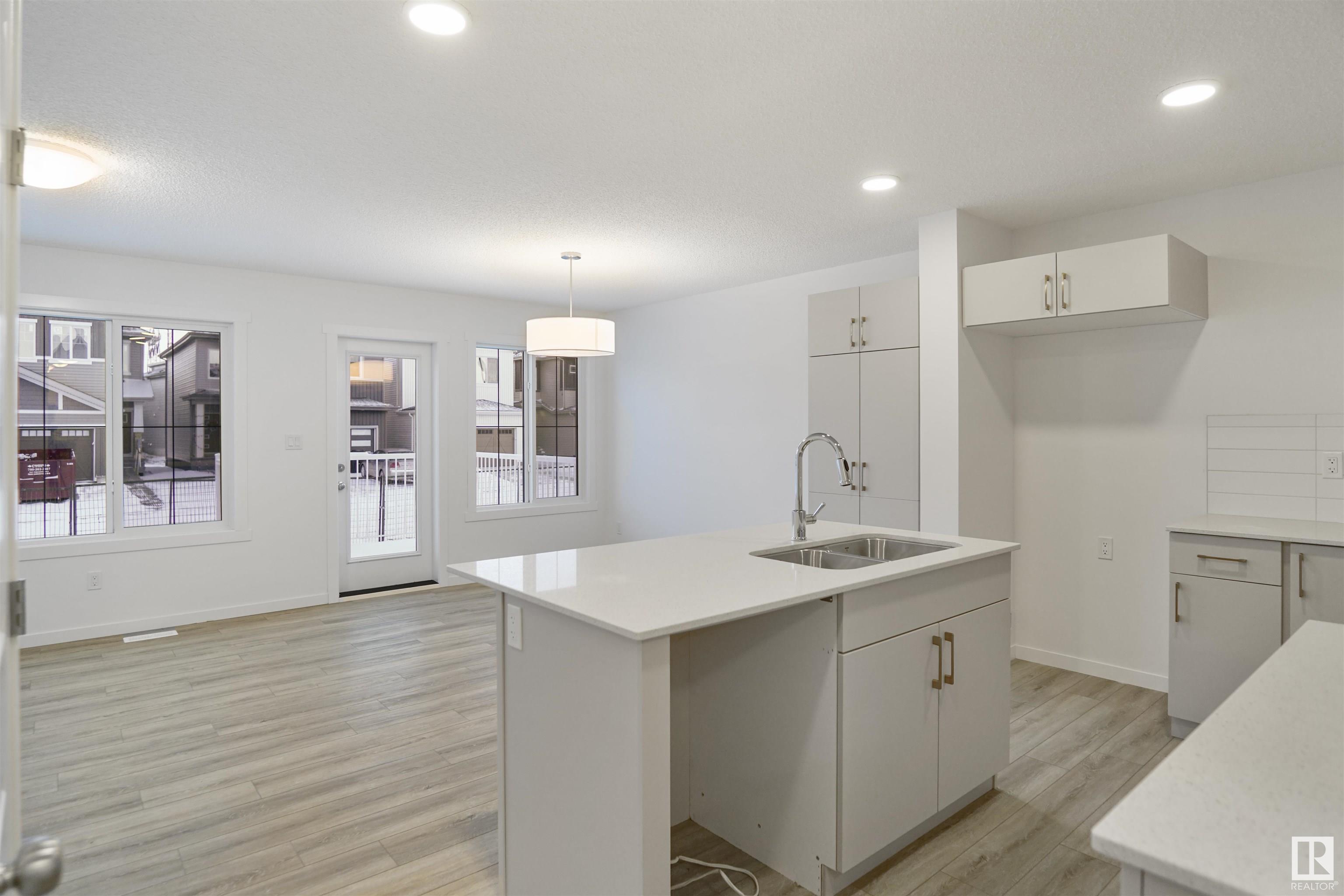      #8 19904 31 AV NW , Edmonton,  ,T6M 1N7 ;  Listing Number: MLS E4420602