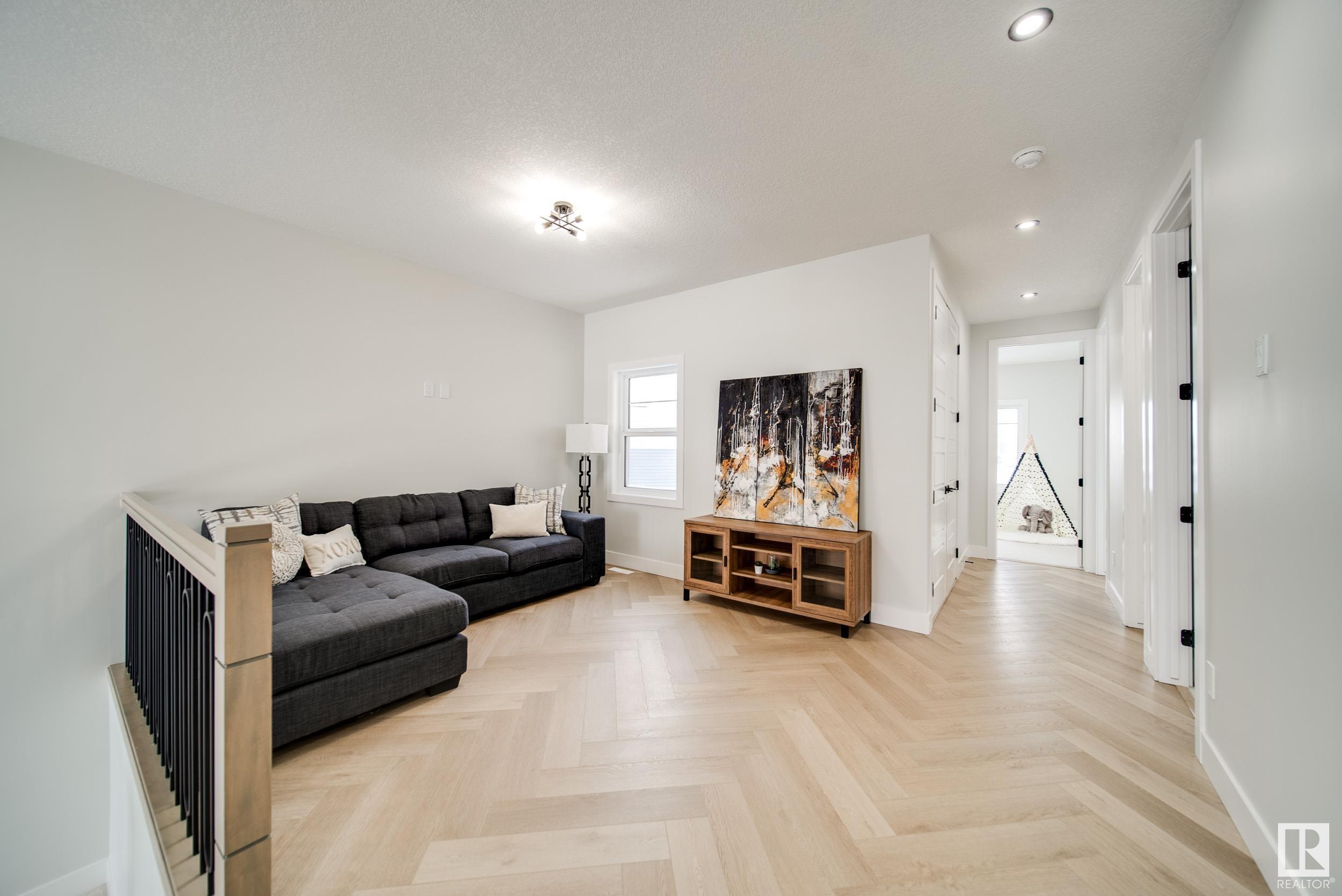      17039 45 ST NW , Edmonton,  ,T5Y 4C9 ;  Listing Number: MLS E4420604