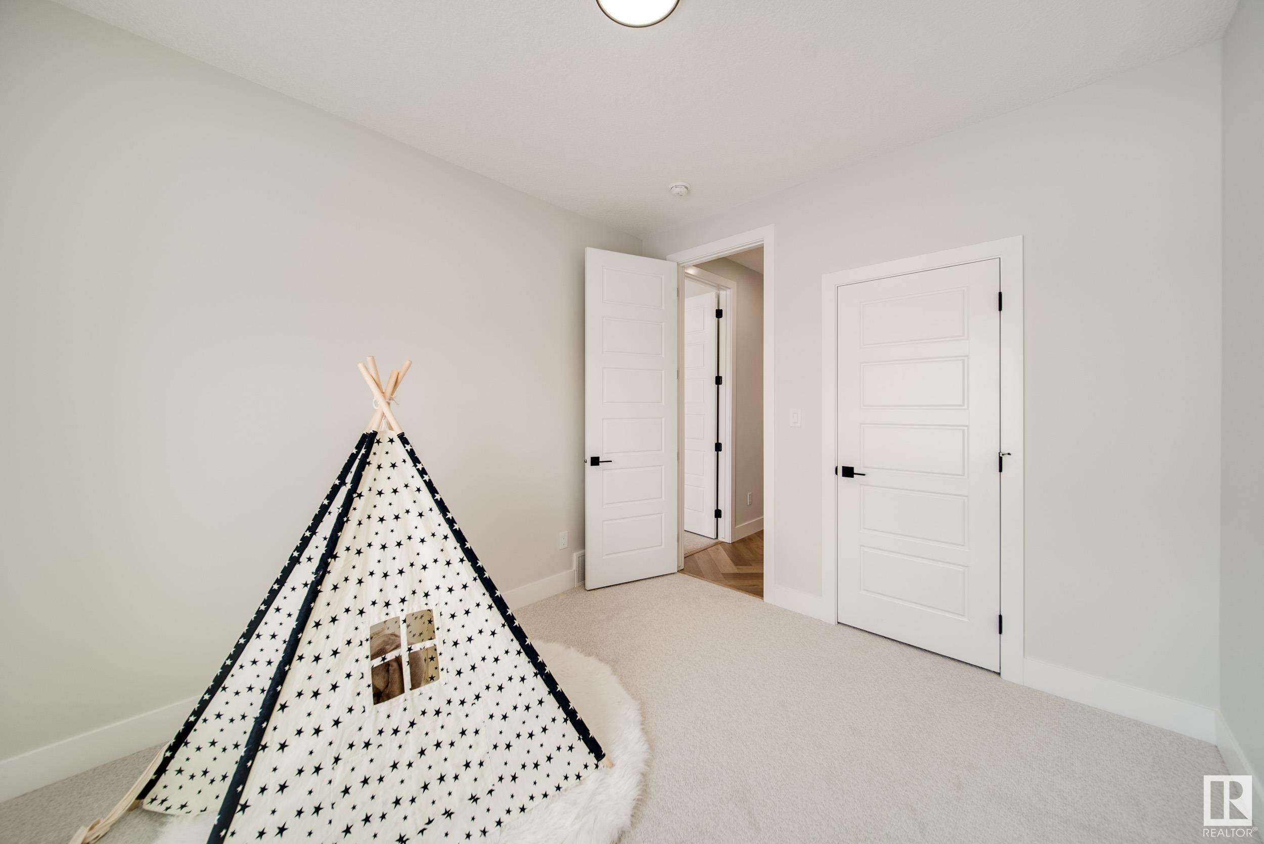      17039 45 ST NW , Edmonton,  ,T5Y 4C9 ;  Listing Number: MLS E4420604