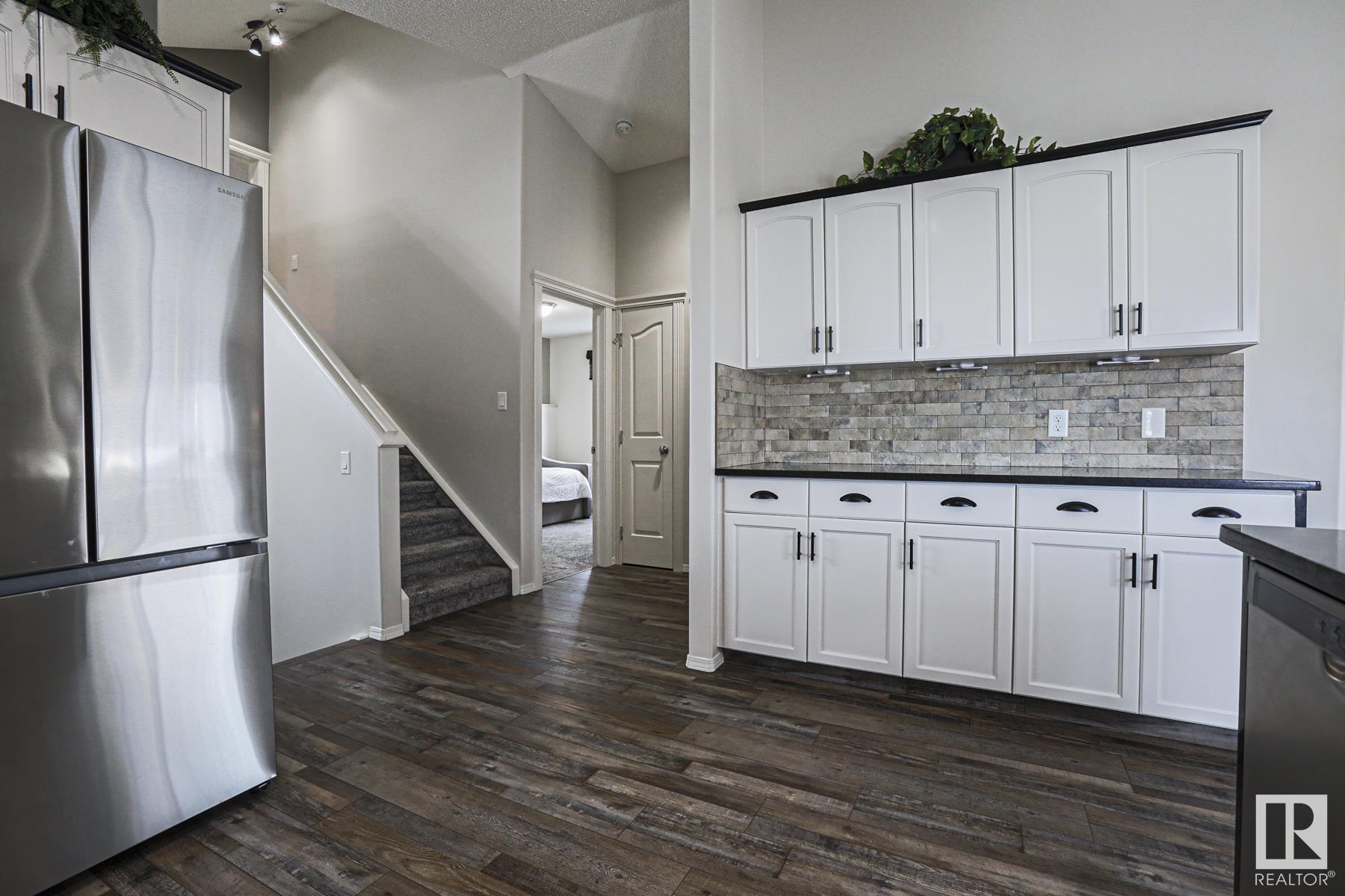      11 LAMPLIGHT CV , Spruce Grove,  ,T7X 4R2 ;  Listing Number: MLS E4420609