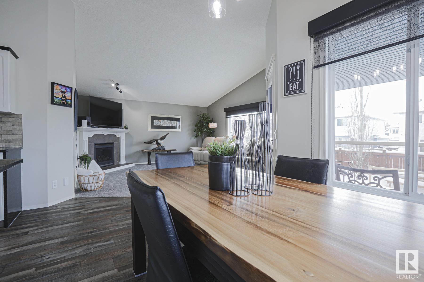      11 LAMPLIGHT CV , Spruce Grove,  ,T7X 4R2 ;  Listing Number: MLS E4420609