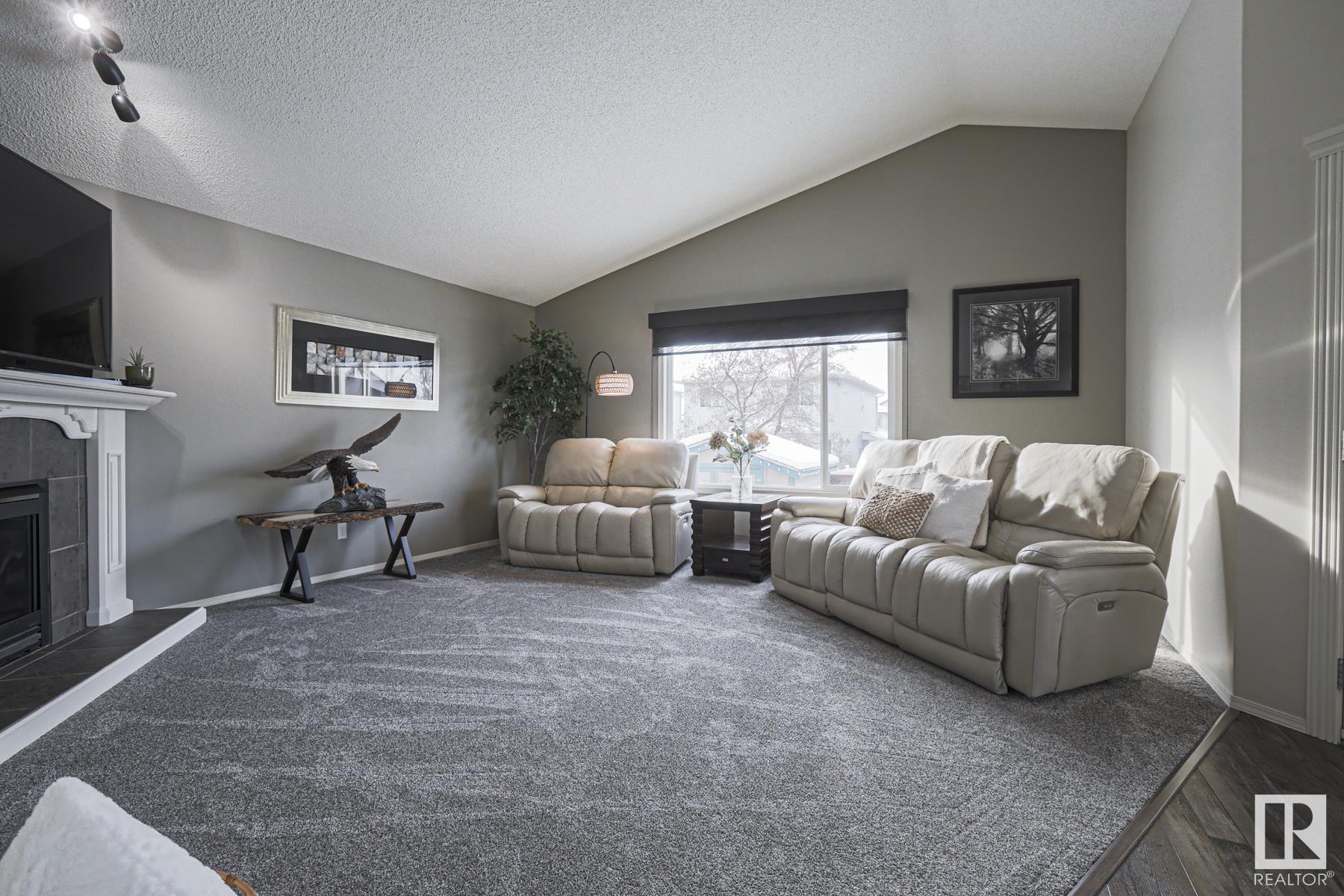      11 LAMPLIGHT CV , Spruce Grove,  ,T7X 4R2 ;  Listing Number: MLS E4420609
