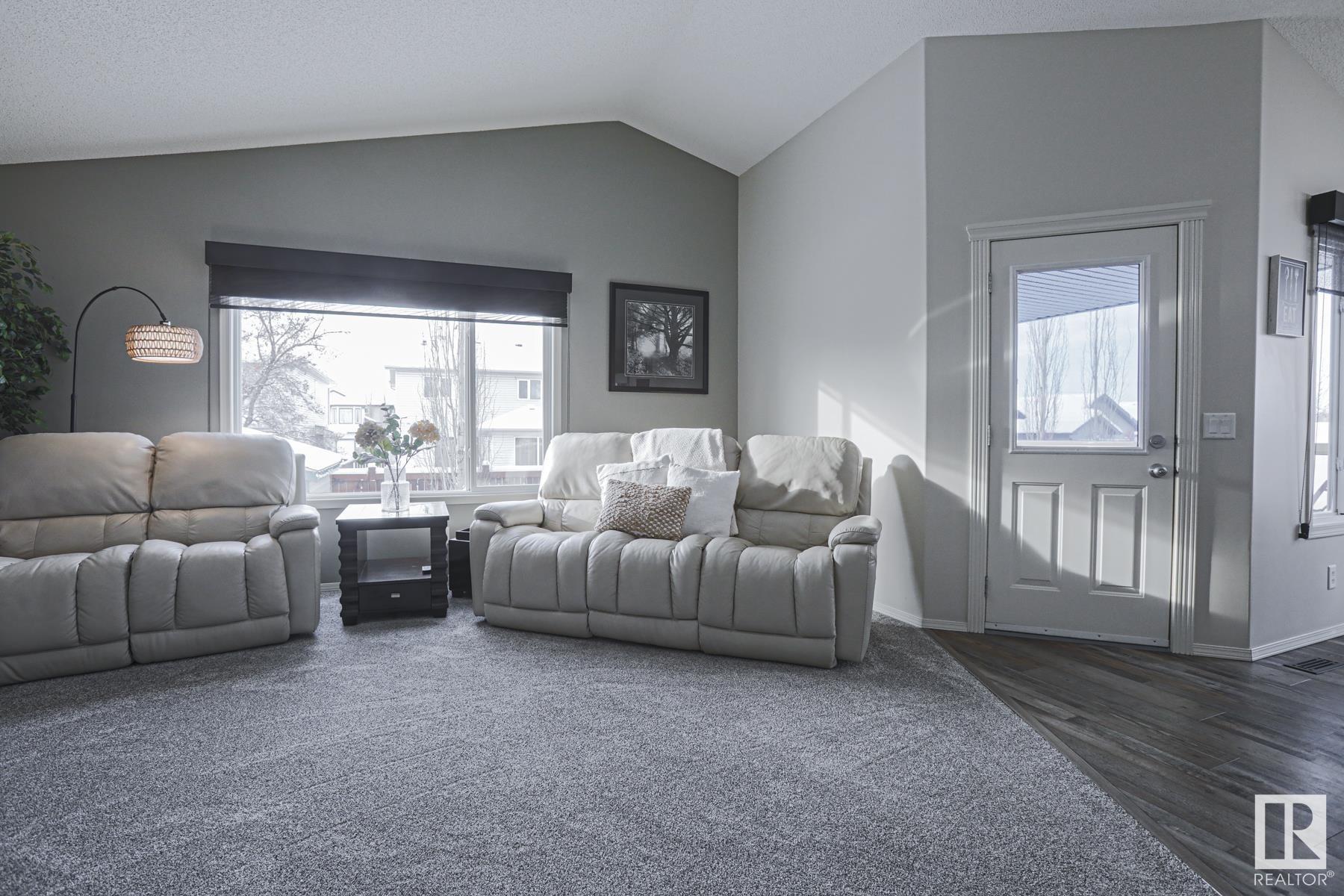      11 LAMPLIGHT CV , Spruce Grove,  ,T7X 4R2 ;  Listing Number: MLS E4420609