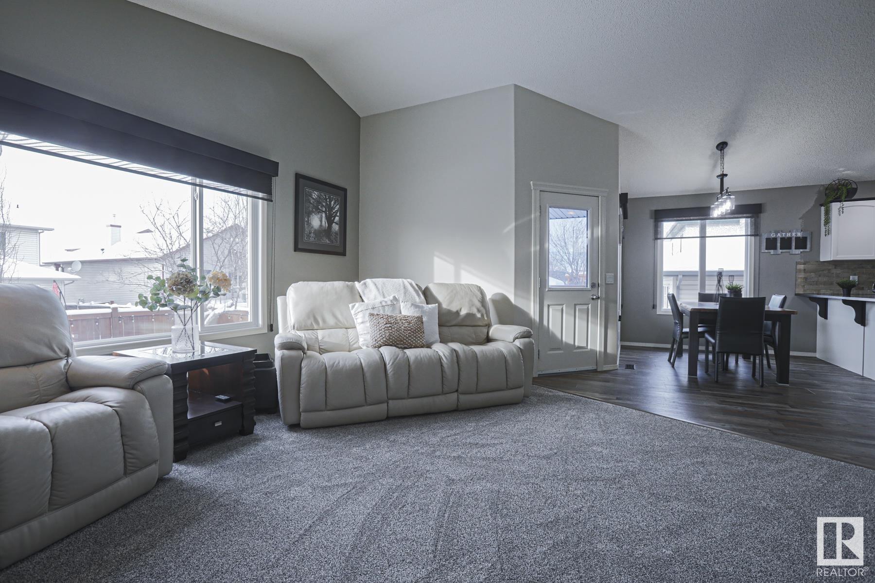      11 LAMPLIGHT CV , Spruce Grove,  ,T7X 4R2 ;  Listing Number: MLS E4420609
