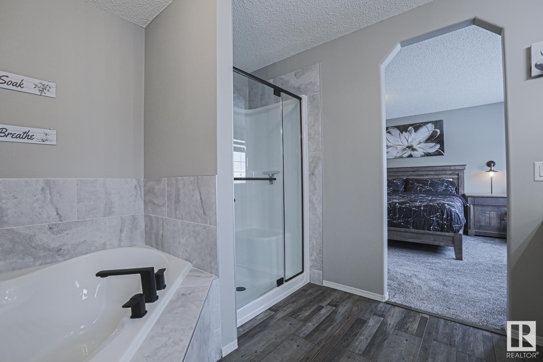      11 LAMPLIGHT CV , Spruce Grove,  ,T7X 4R2 ;  Listing Number: MLS E4420609