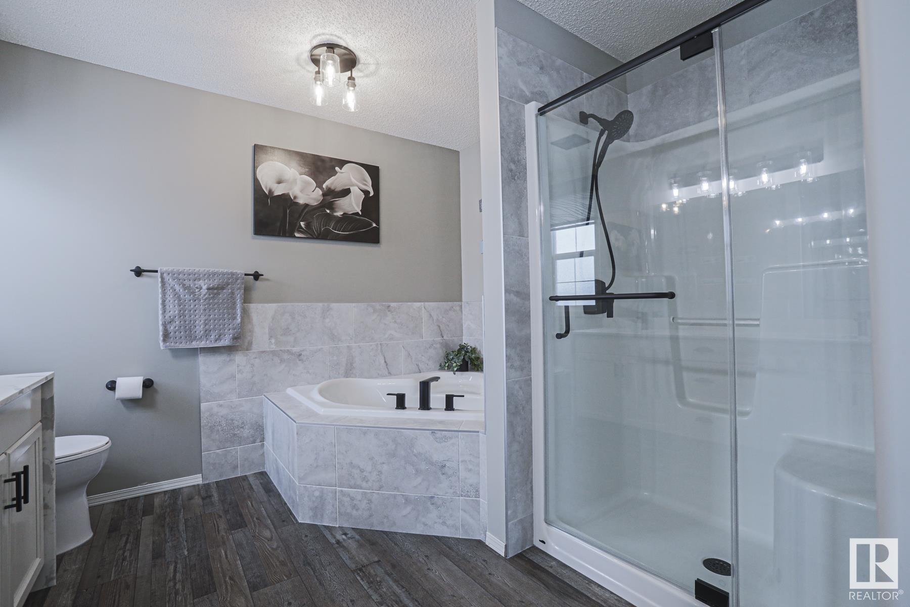      11 LAMPLIGHT CV , Spruce Grove,  ,T7X 4R2 ;  Listing Number: MLS E4420609