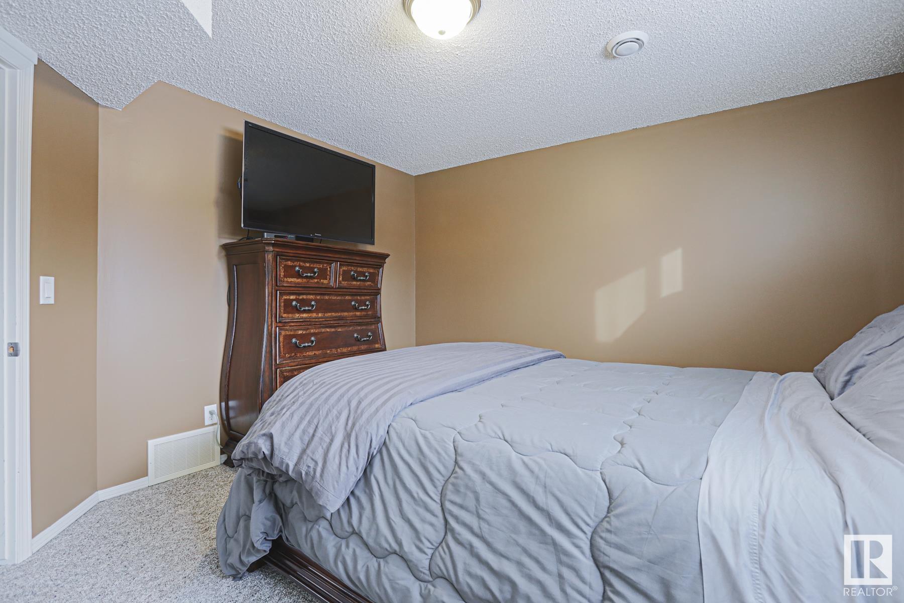      11 LAMPLIGHT CV , Spruce Grove,  ,T7X 4R2 ;  Listing Number: MLS E4420609