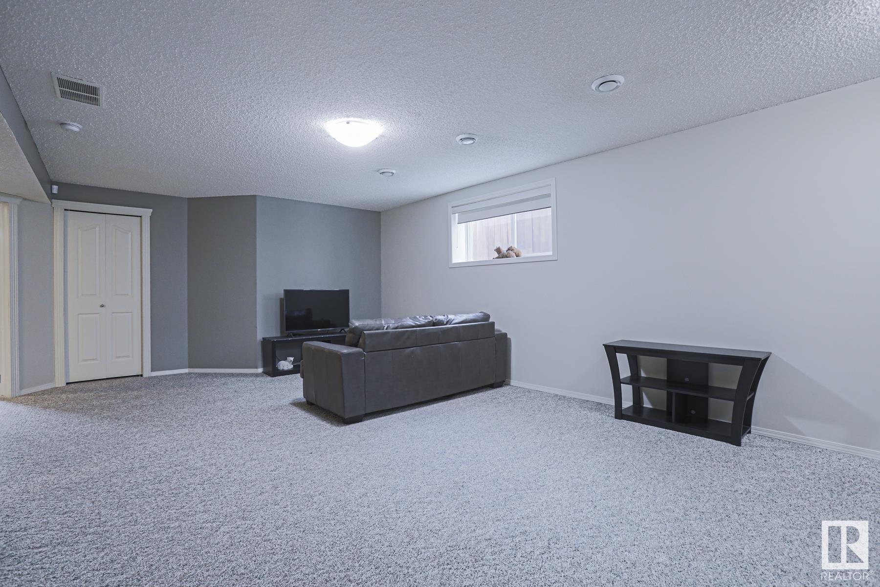      11 LAMPLIGHT CV , Spruce Grove,  ,T7X 4R2 ;  Listing Number: MLS E4420609