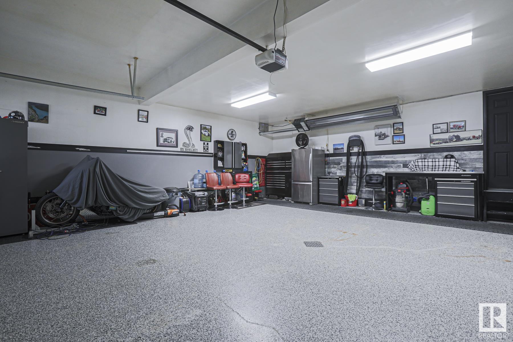      11 LAMPLIGHT CV , Spruce Grove,  ,T7X 4R2 ;  Listing Number: MLS E4420609