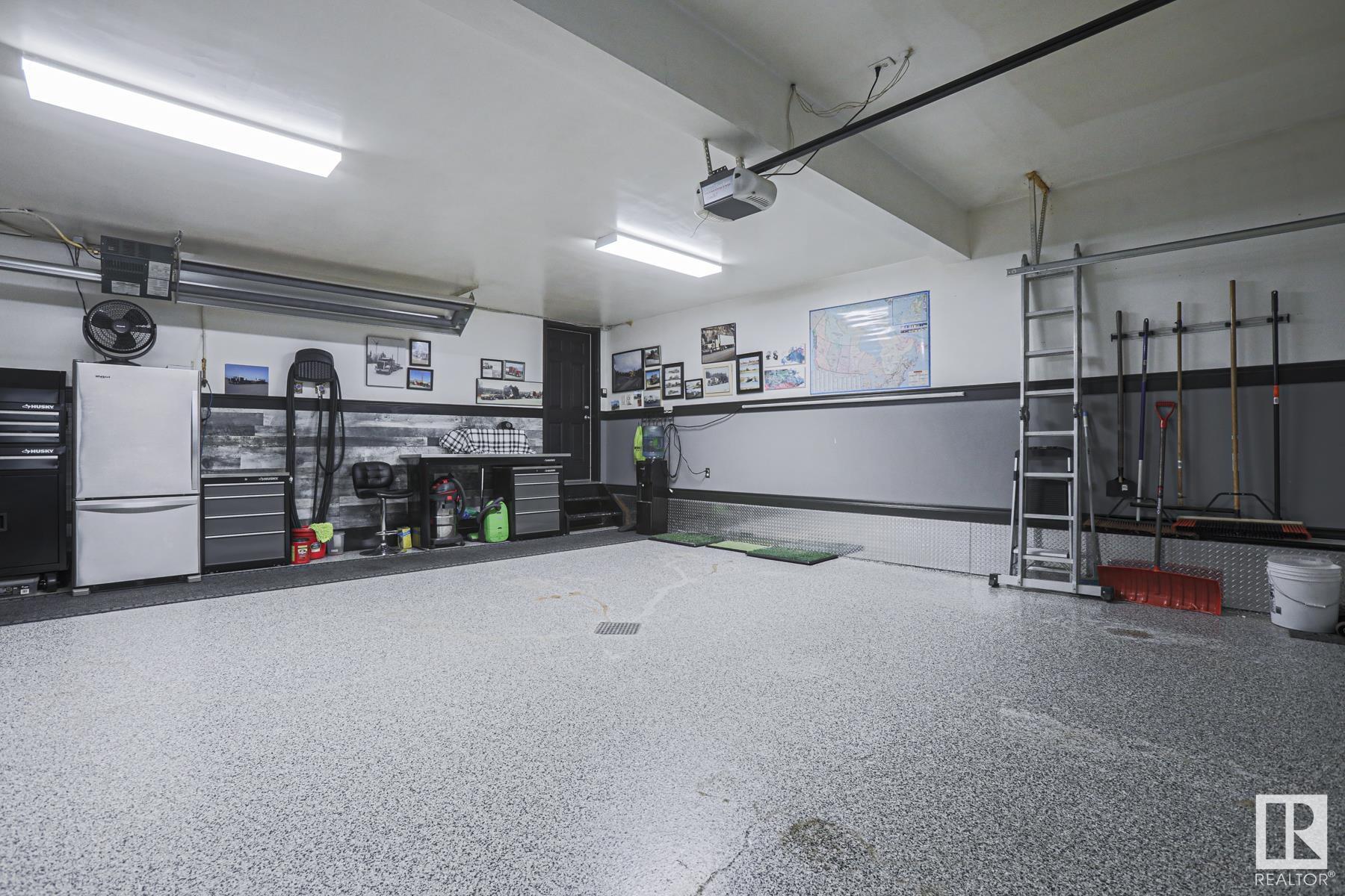      11 LAMPLIGHT CV , Spruce Grove,  ,T7X 4R2 ;  Listing Number: MLS E4420609