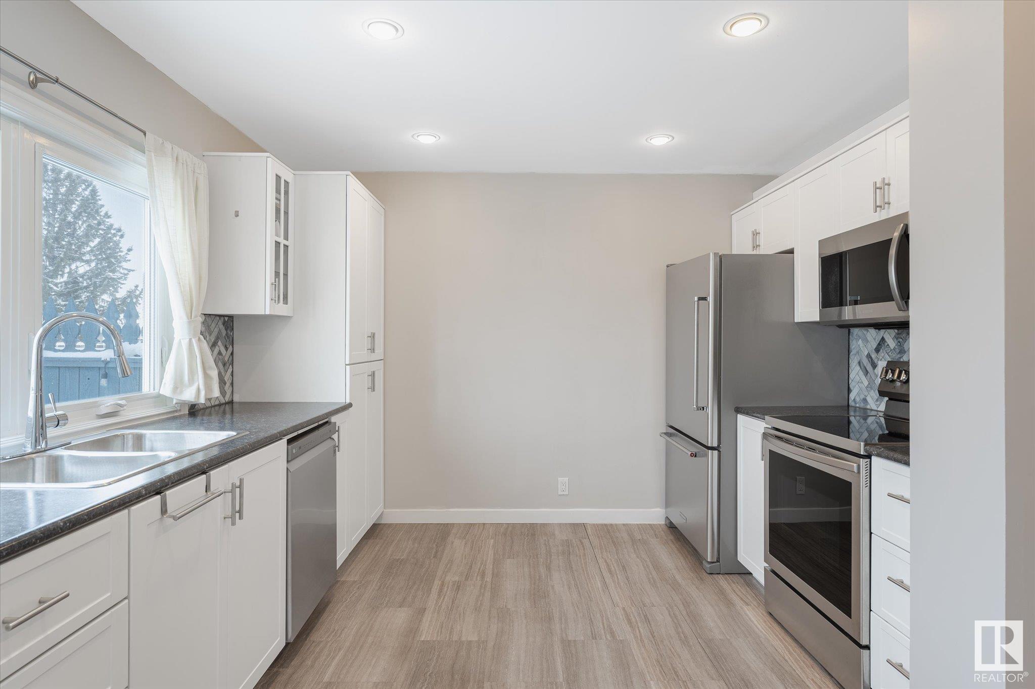      5512 20A AV NW , Edmonton,  ,T6L 4V2 ;  Listing Number: MLS E4420621